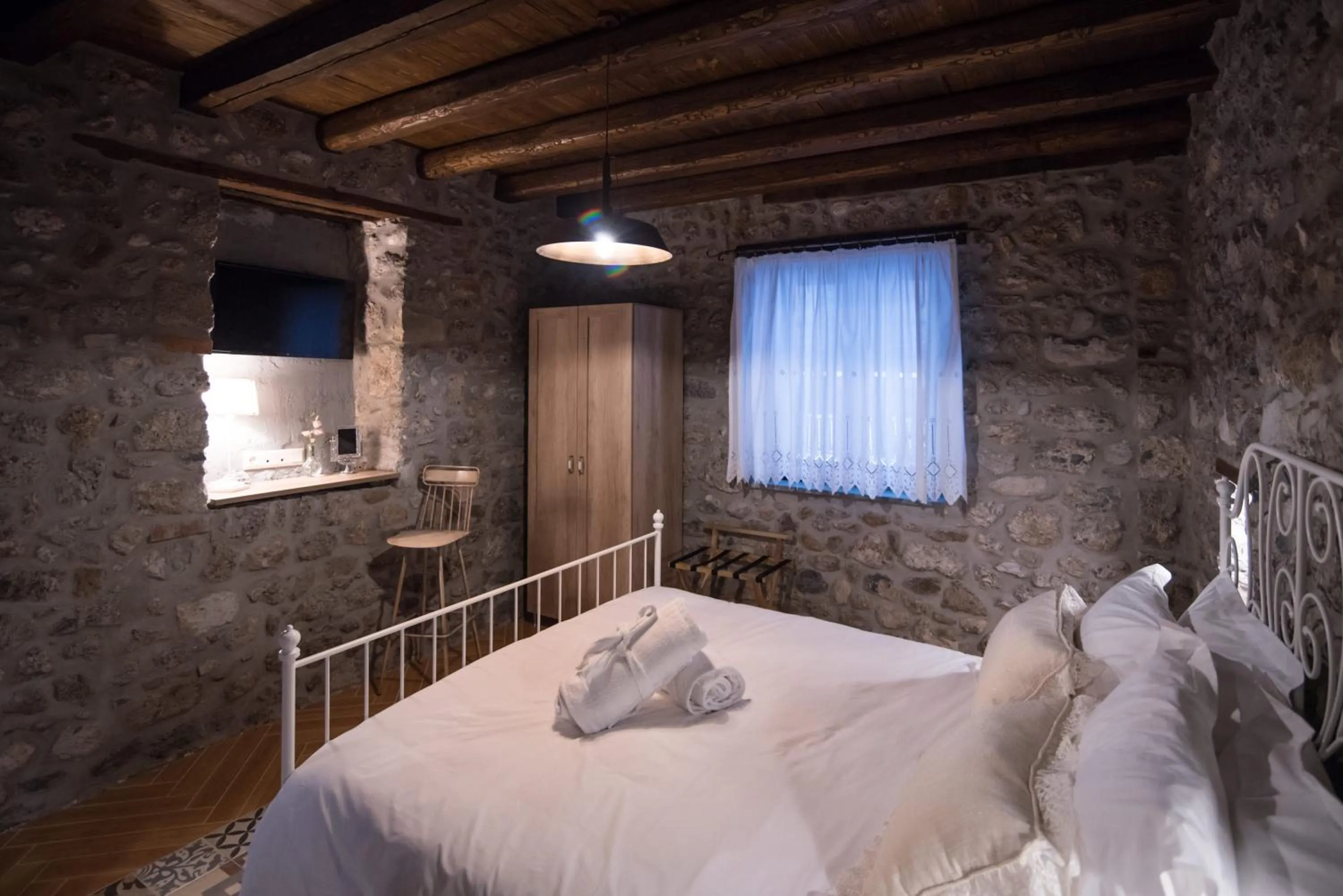 Bedroom, Bed in Mythic Valley