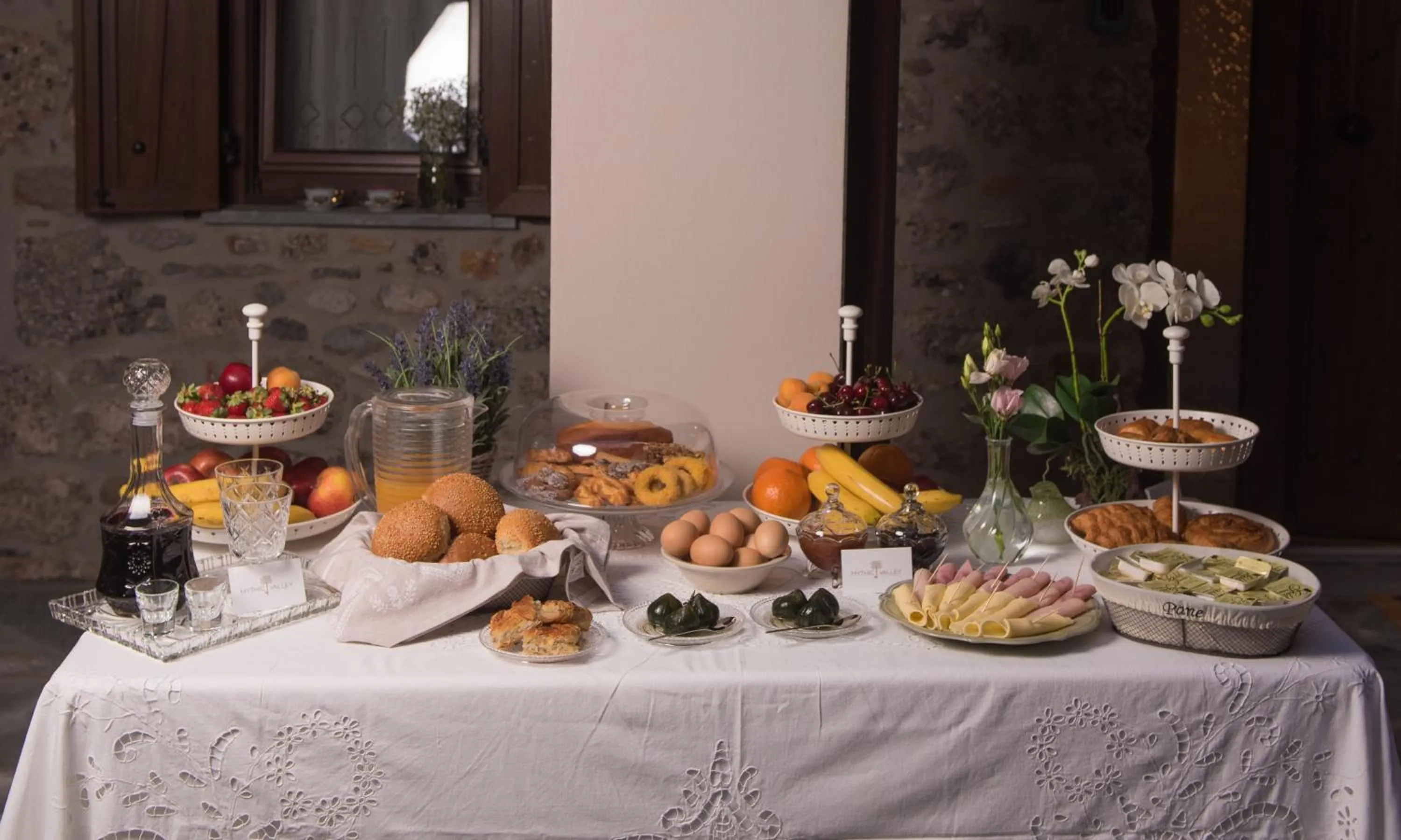 Breakfast in Mythic Valley