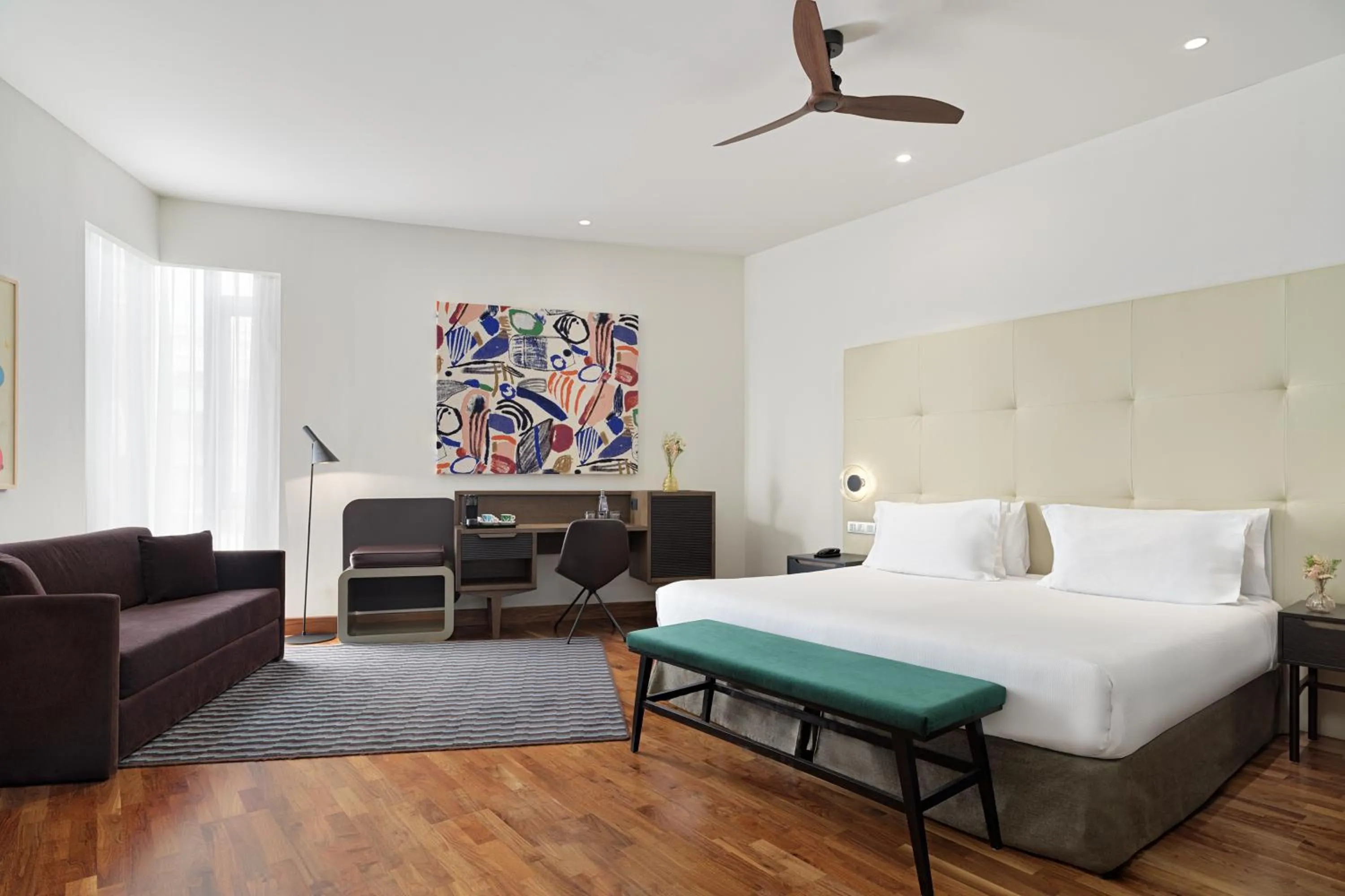 Photo of the whole room, Bed in H10 Casanova