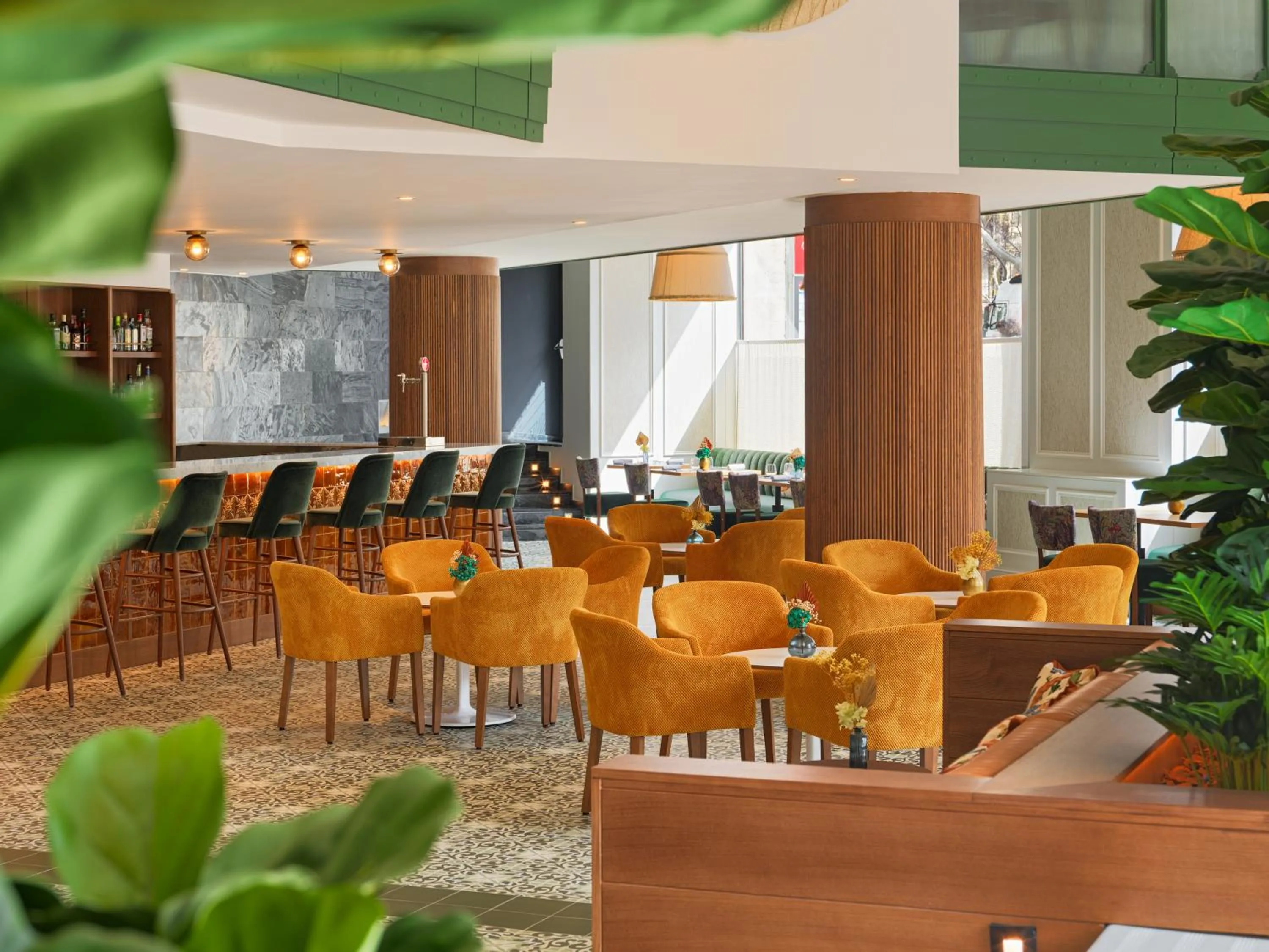 Lounge or bar in H10 Casanova