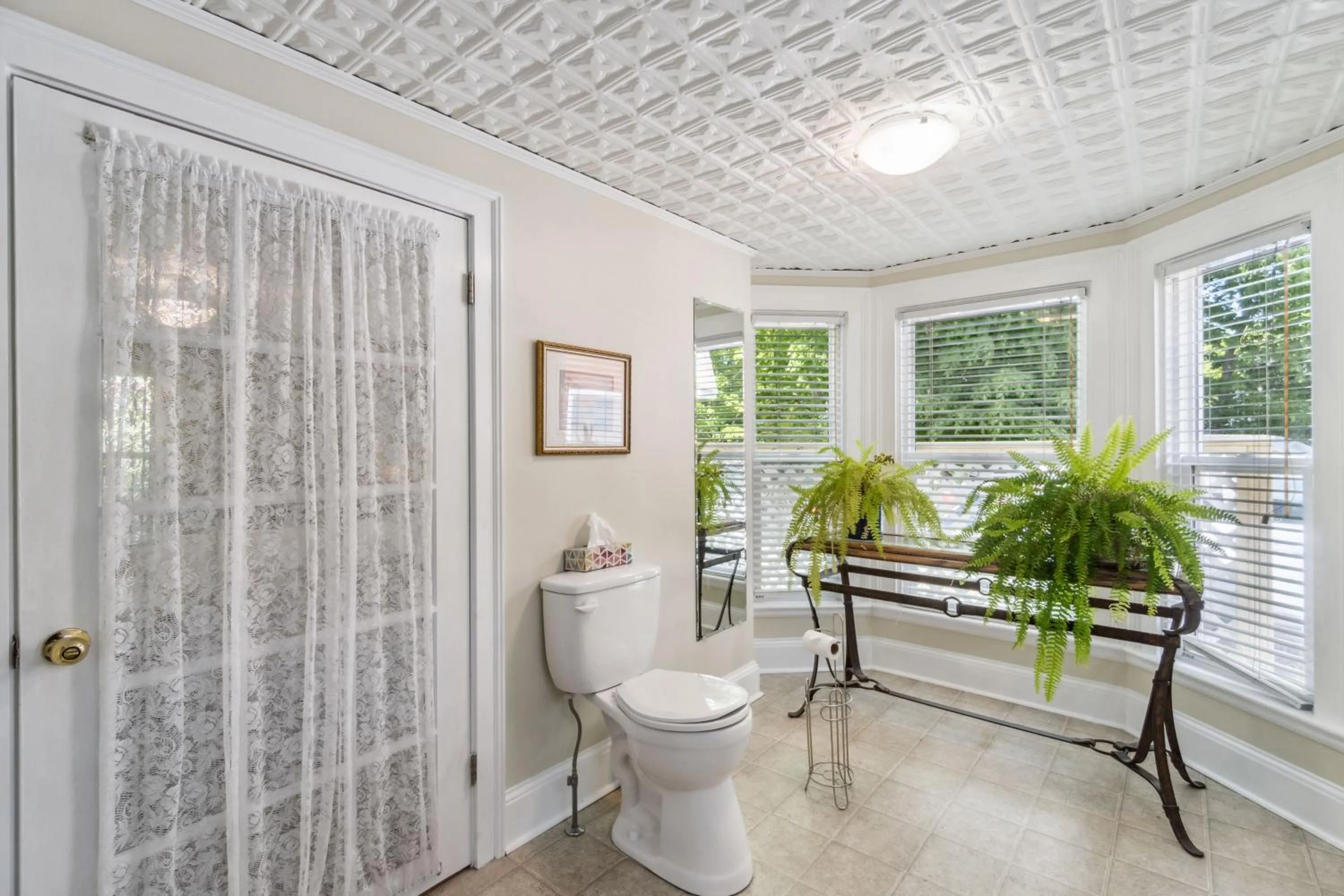 Bathroom in Farmhouse Inn B&B