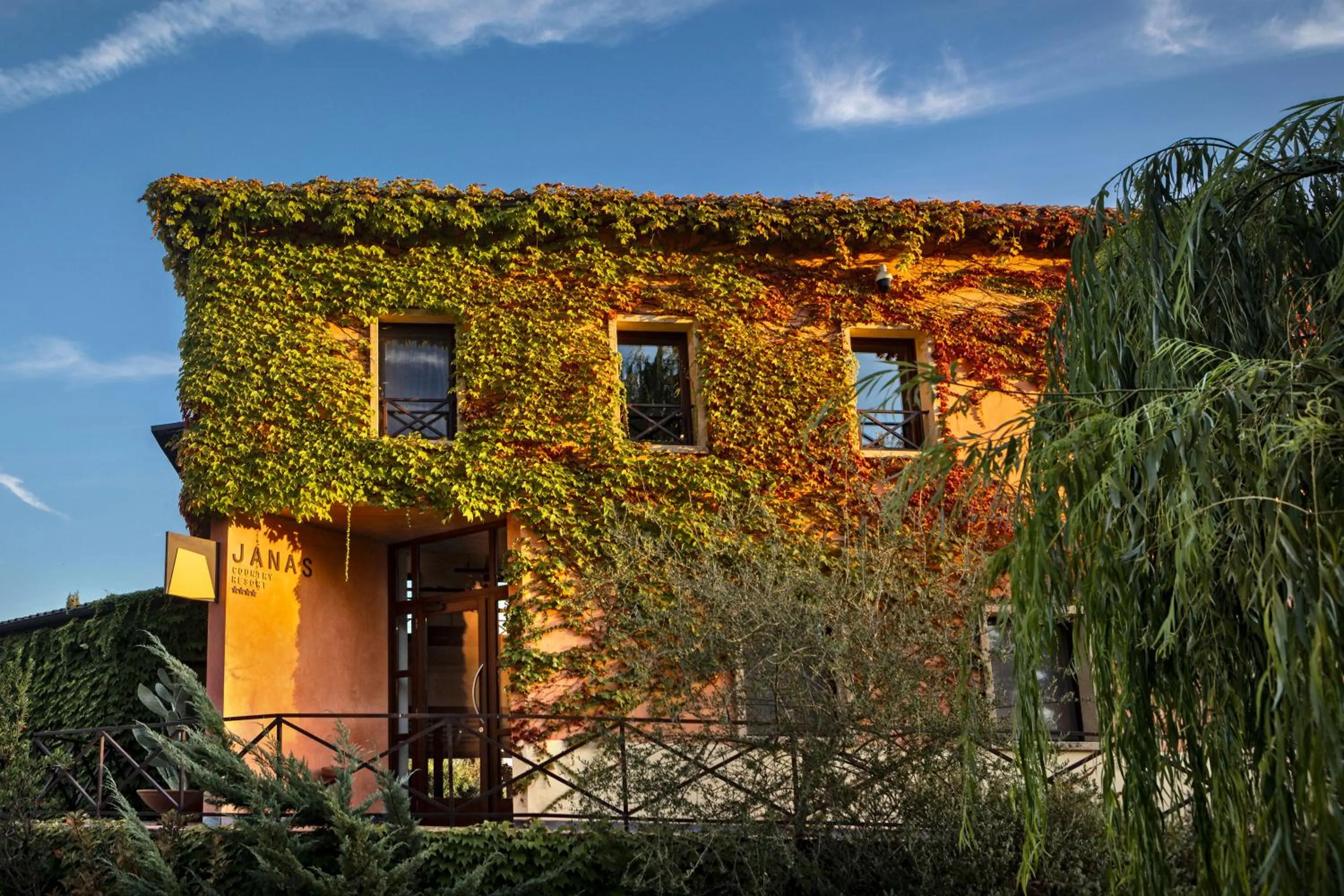 Facade/entrance in Janas Country Resort