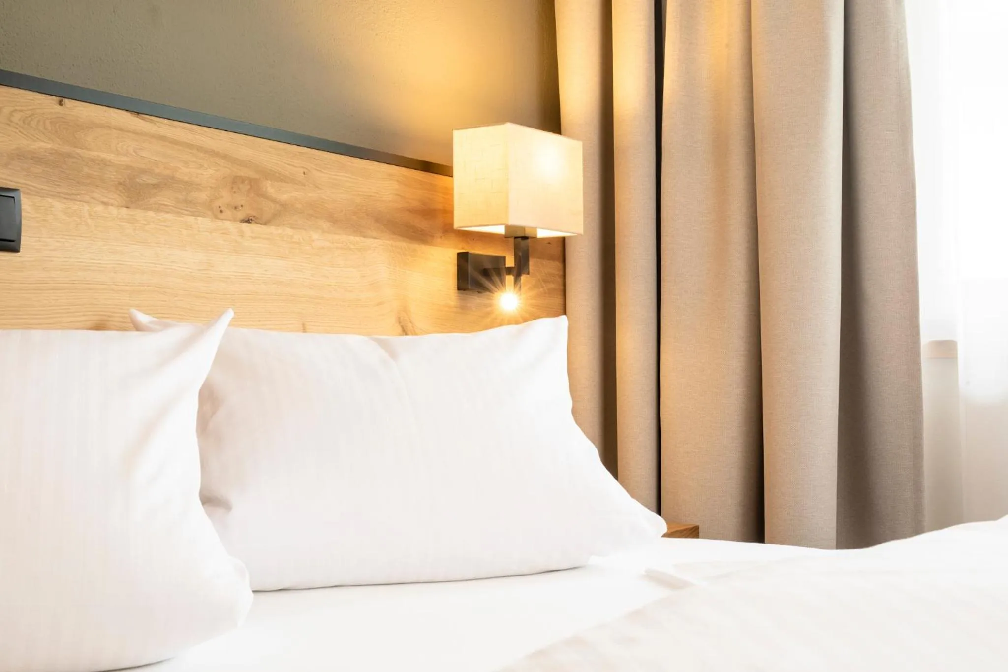 Bedroom, Bed in Hotel Stockerwirt