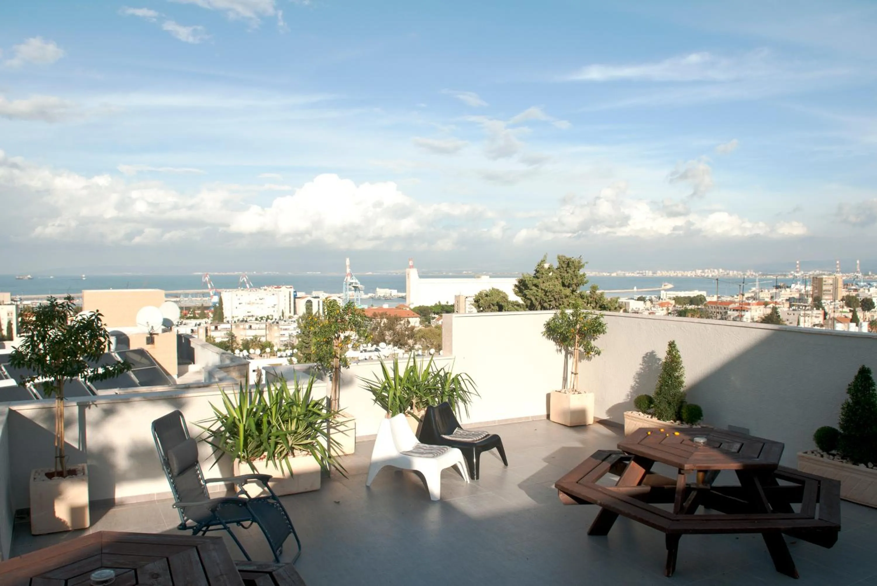 Balcony/Terrace in G38 Rental Apartment Building