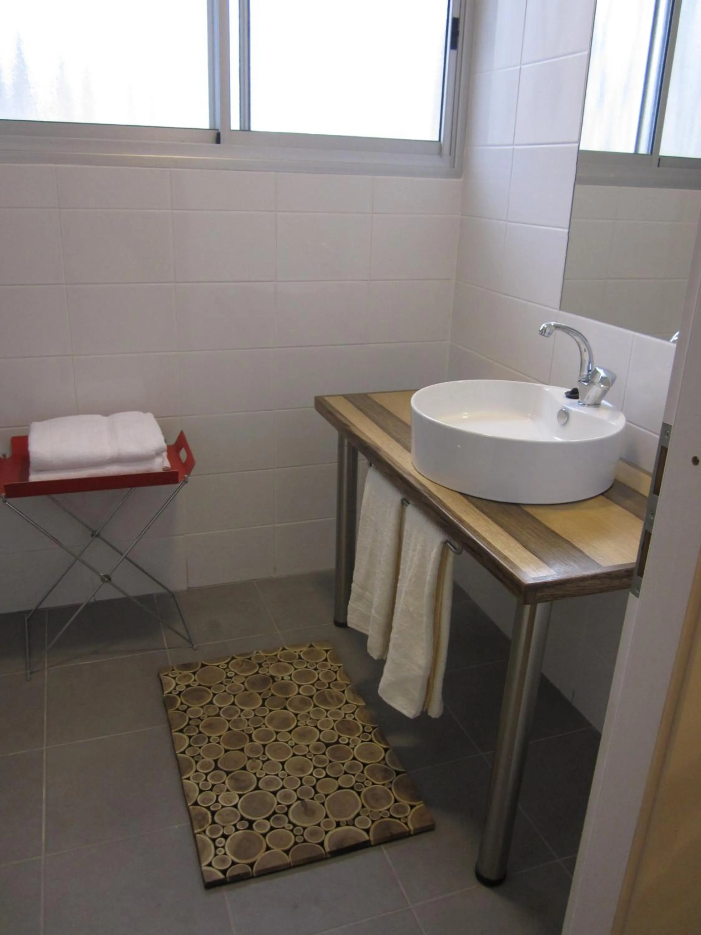 Bathroom in G38 Rental Apartment Building