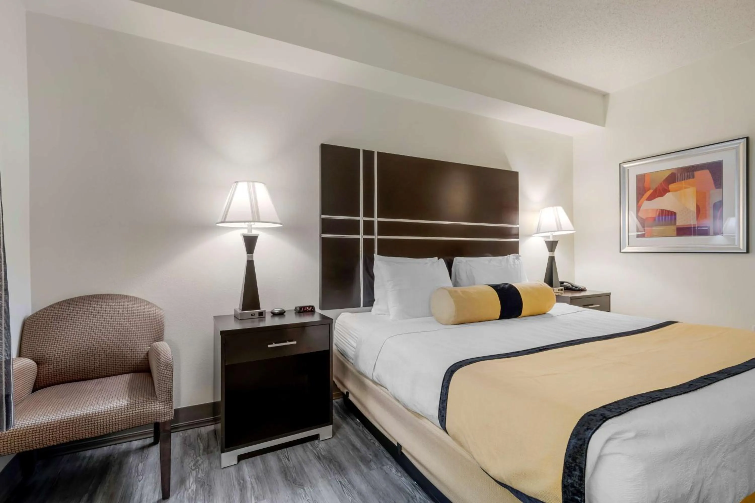 Bedroom, Bed in Best Western Plus Rockwall Inn & Suites