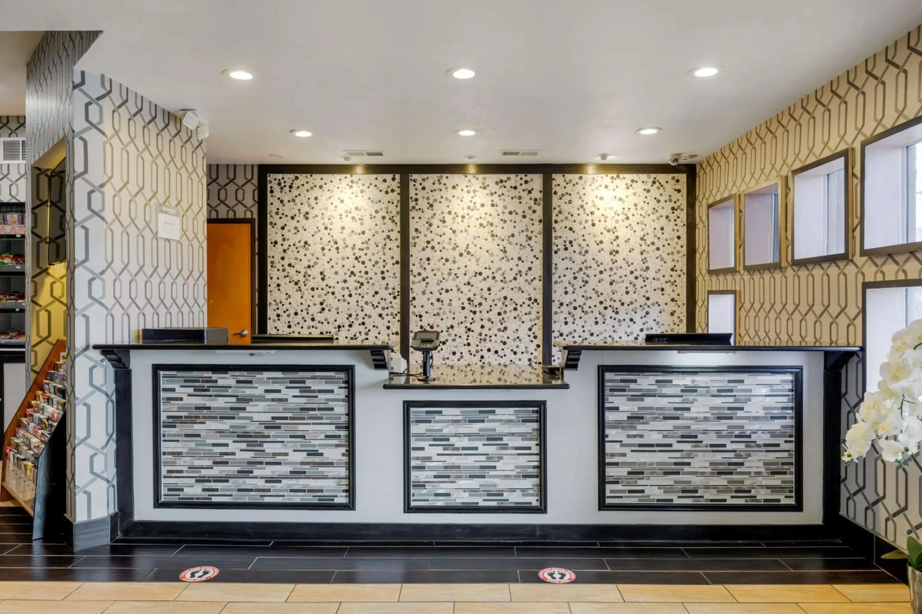 Lobby or reception in Best Western Plus Rockwall Inn & Suites