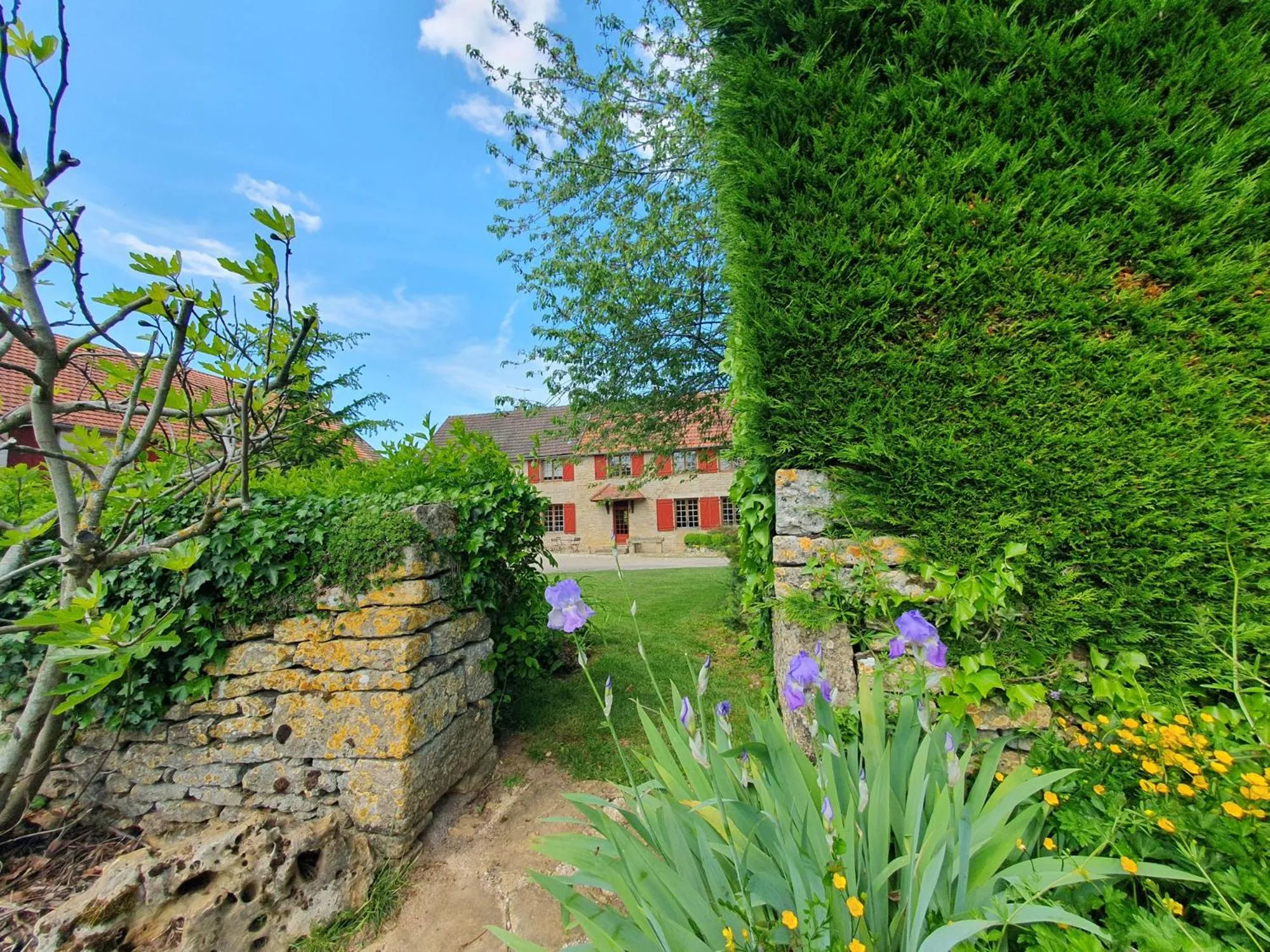 Garden in Jardin des Sens, la Rente d'Eguilly