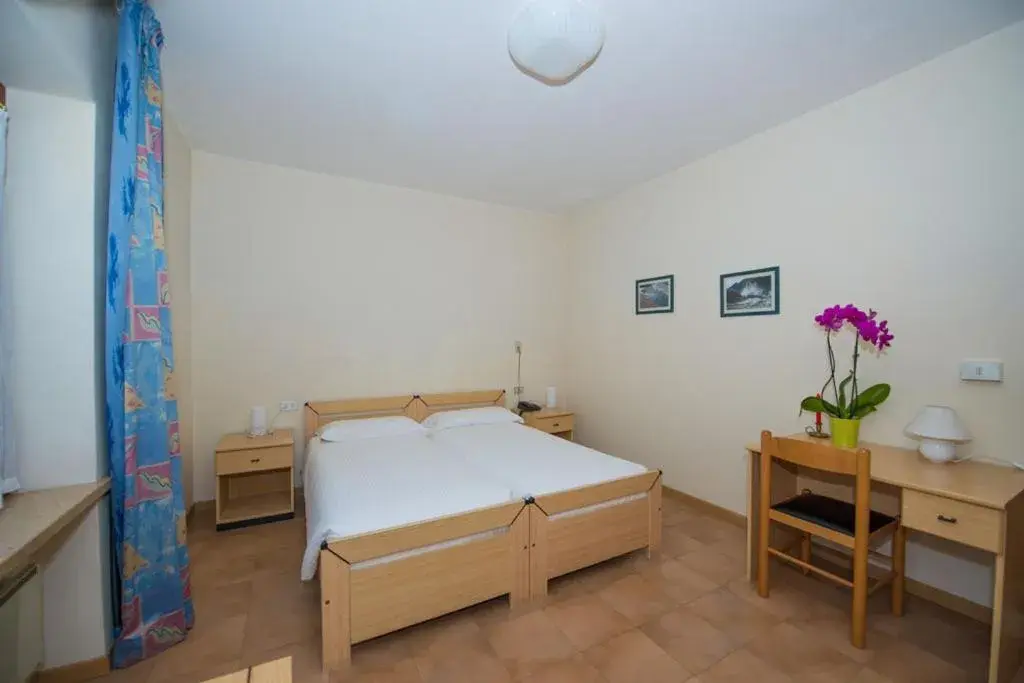 Economy Double or Twin Room in Hotel San Carlo Economy Double or Twin Room in Hotel San Carlo