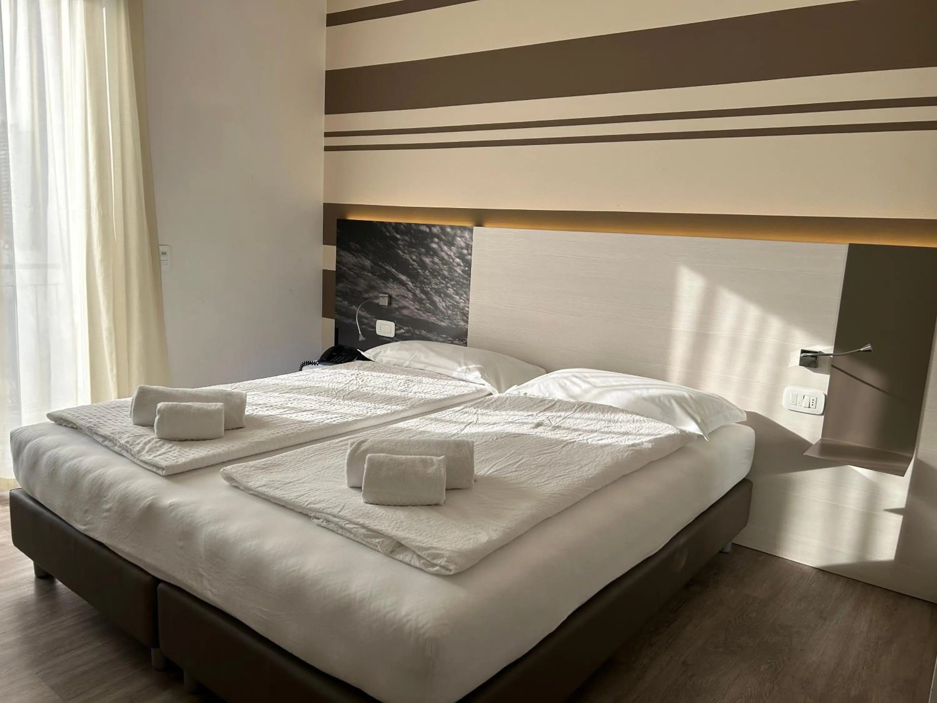 Bedroom, Bed in Hotel San Carlo