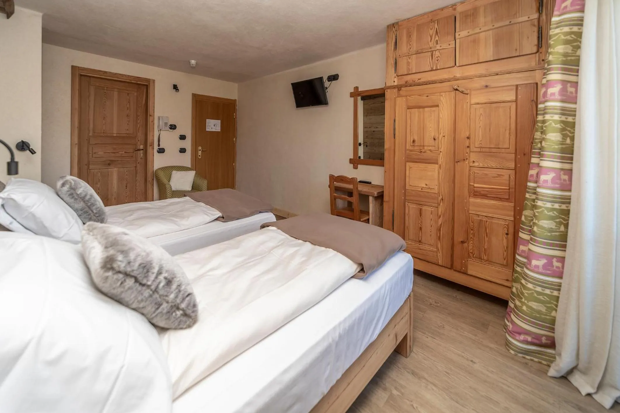 Bed in Hotel Stella Alpina