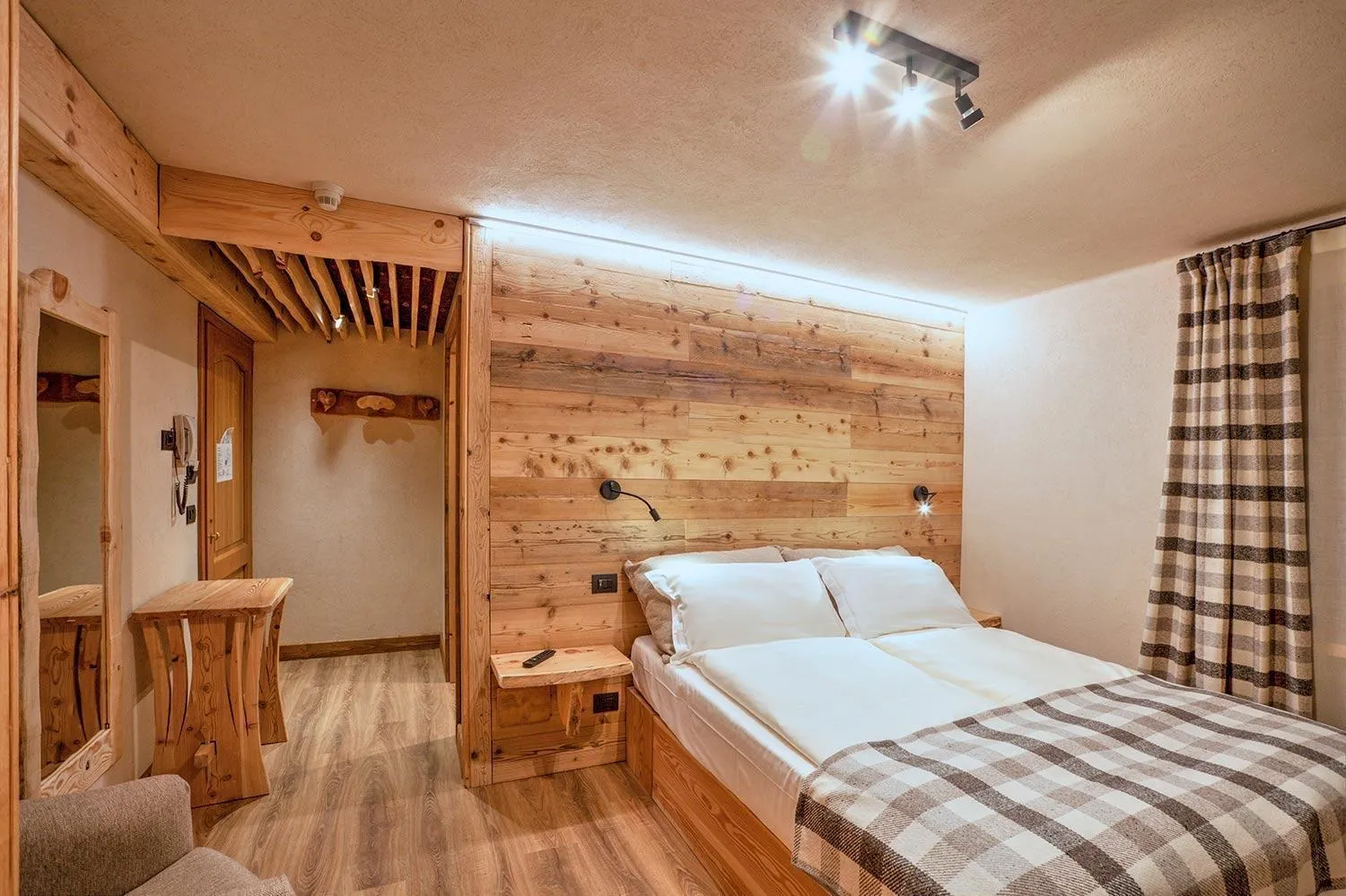 Photo of the whole room, Bed in Hotel Stella Alpina