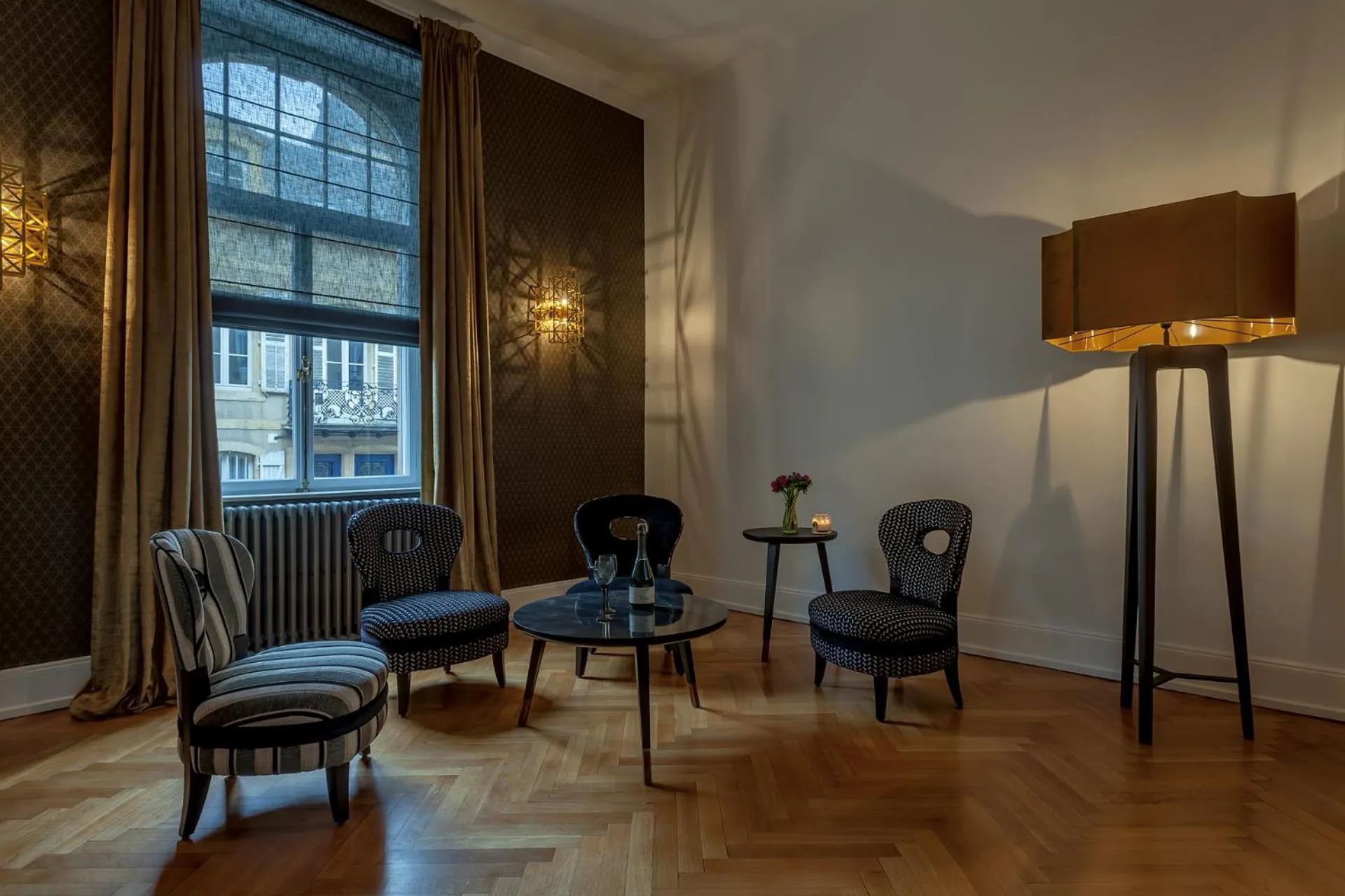 Communal lounge/ TV room in Villa Camoufle