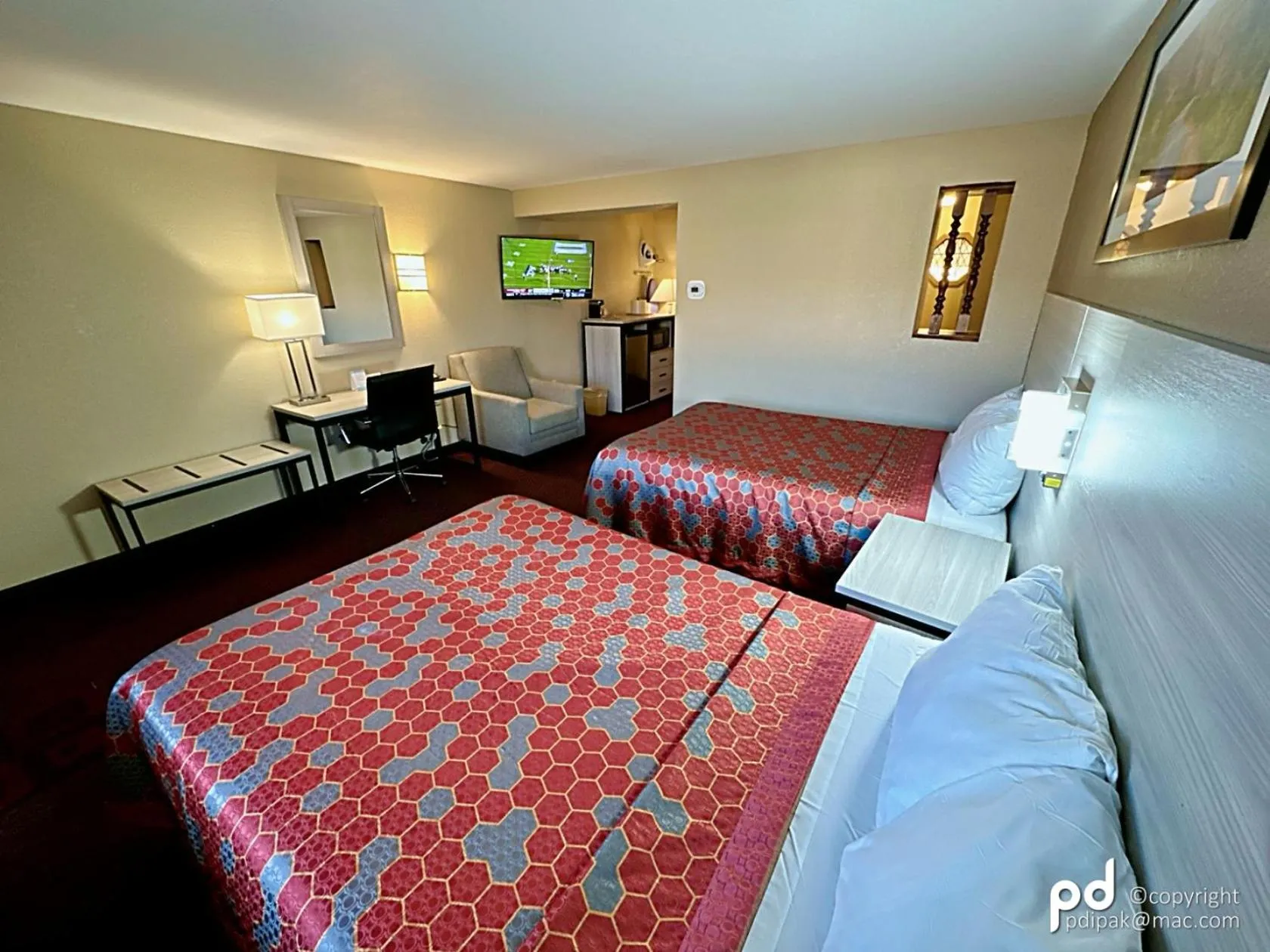 Bed in Travel Inn & Suites Flemington