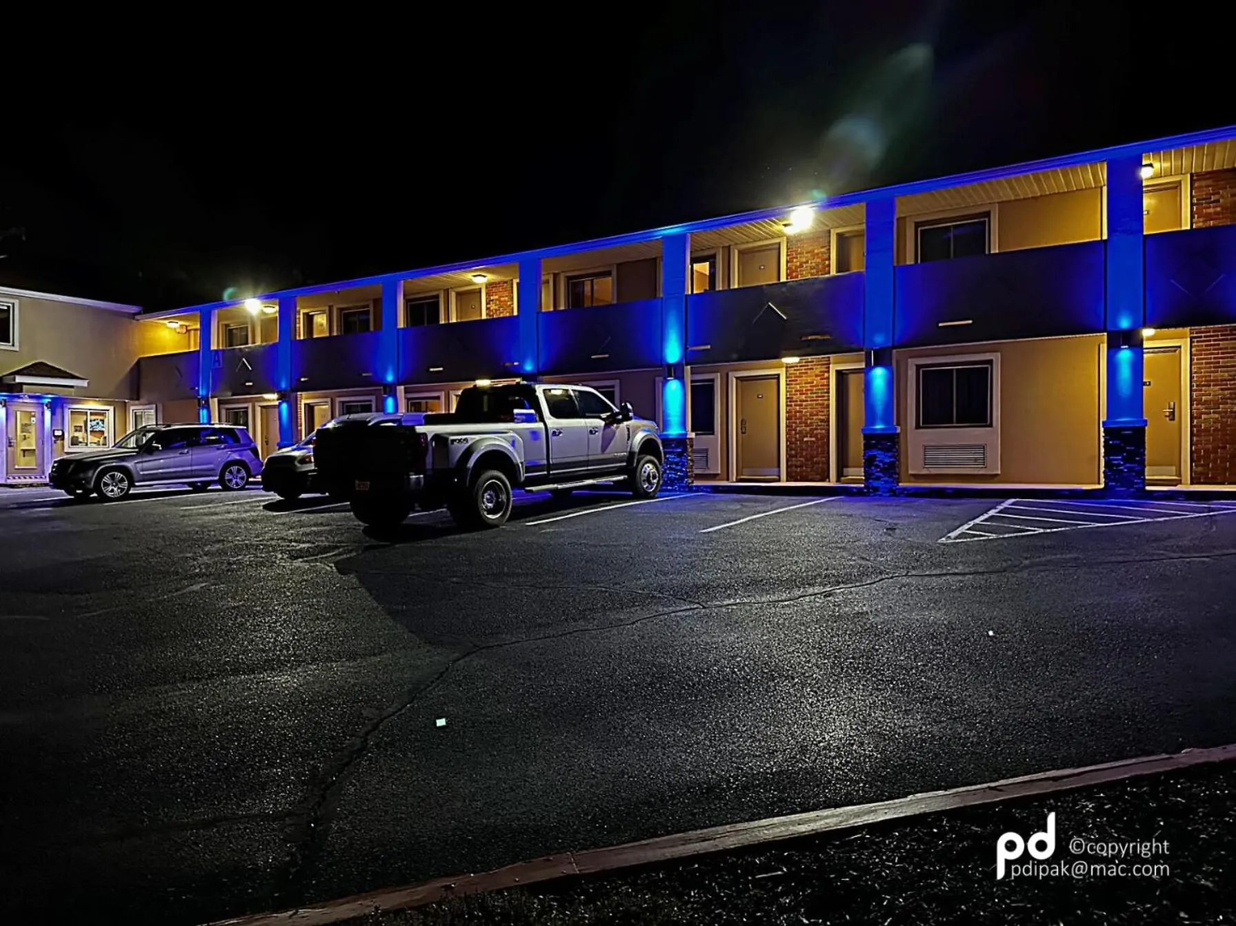 Property building in Travel Inn & Suites Flemington