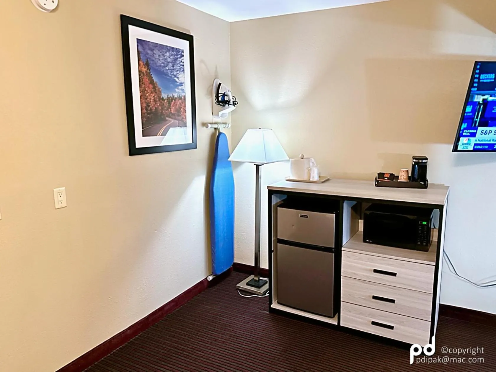 Coffee/tea facilities in Travel Inn & Suites Flemington