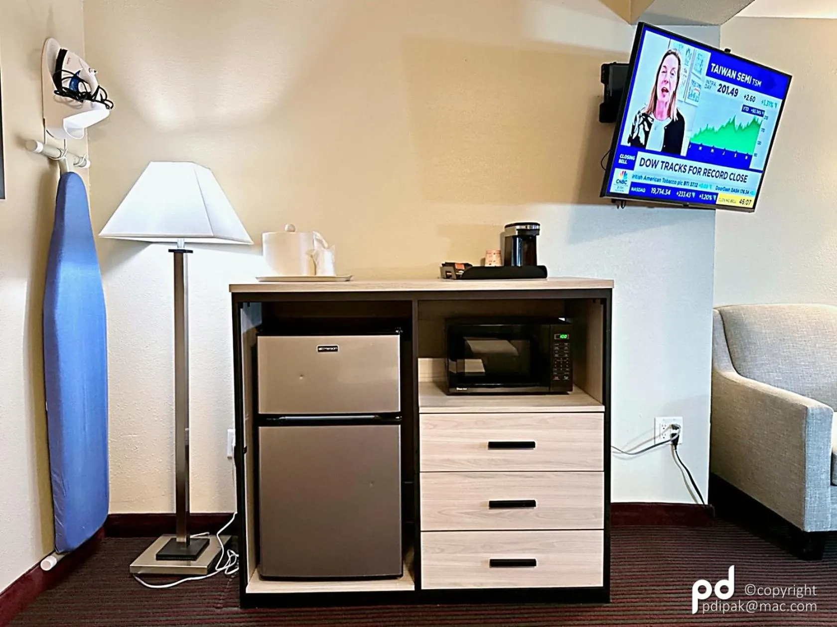 Coffee/tea facilities in Travel Inn & Suites Flemington