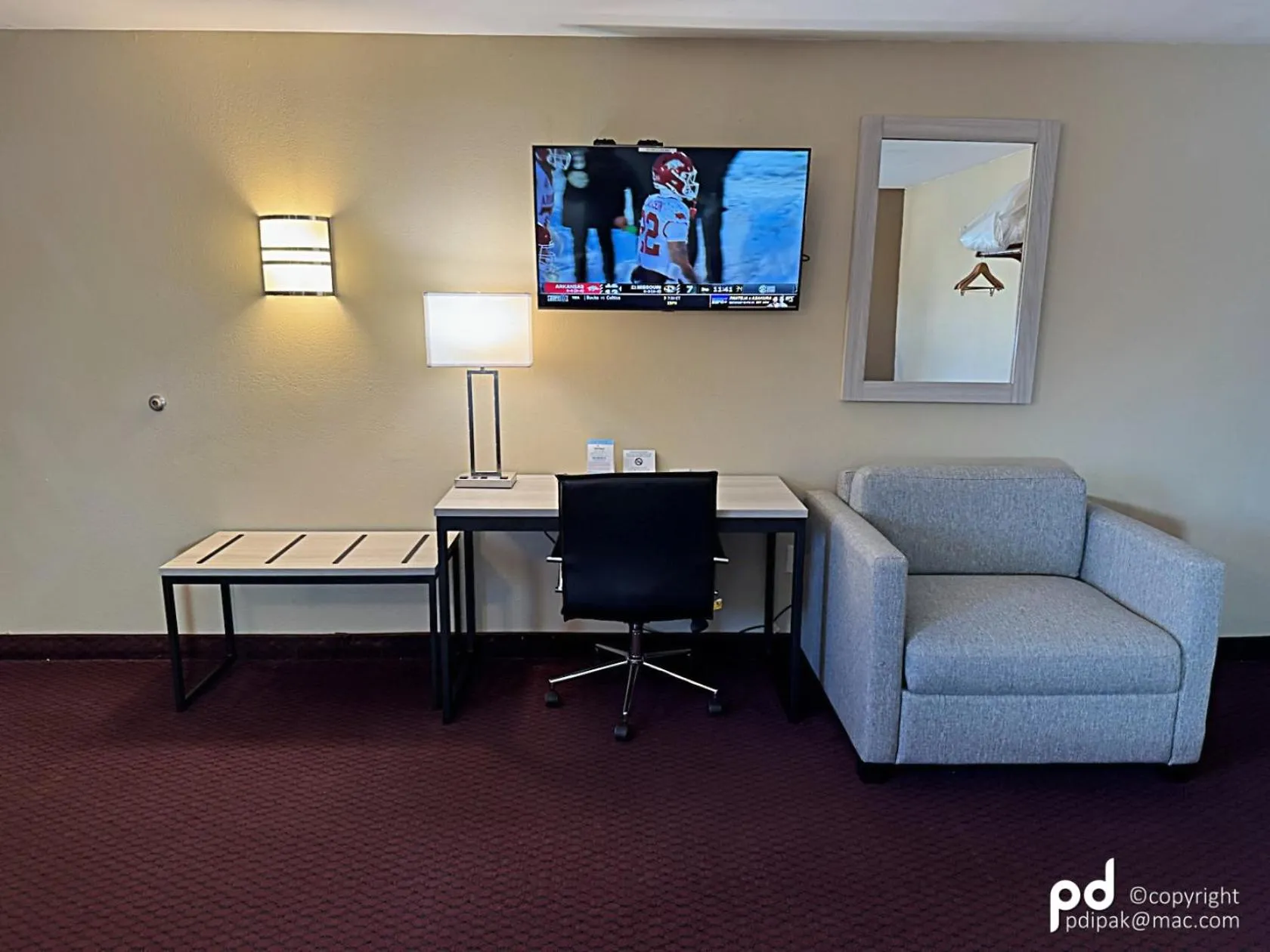 Seating area in Travel Inn & Suites Flemington