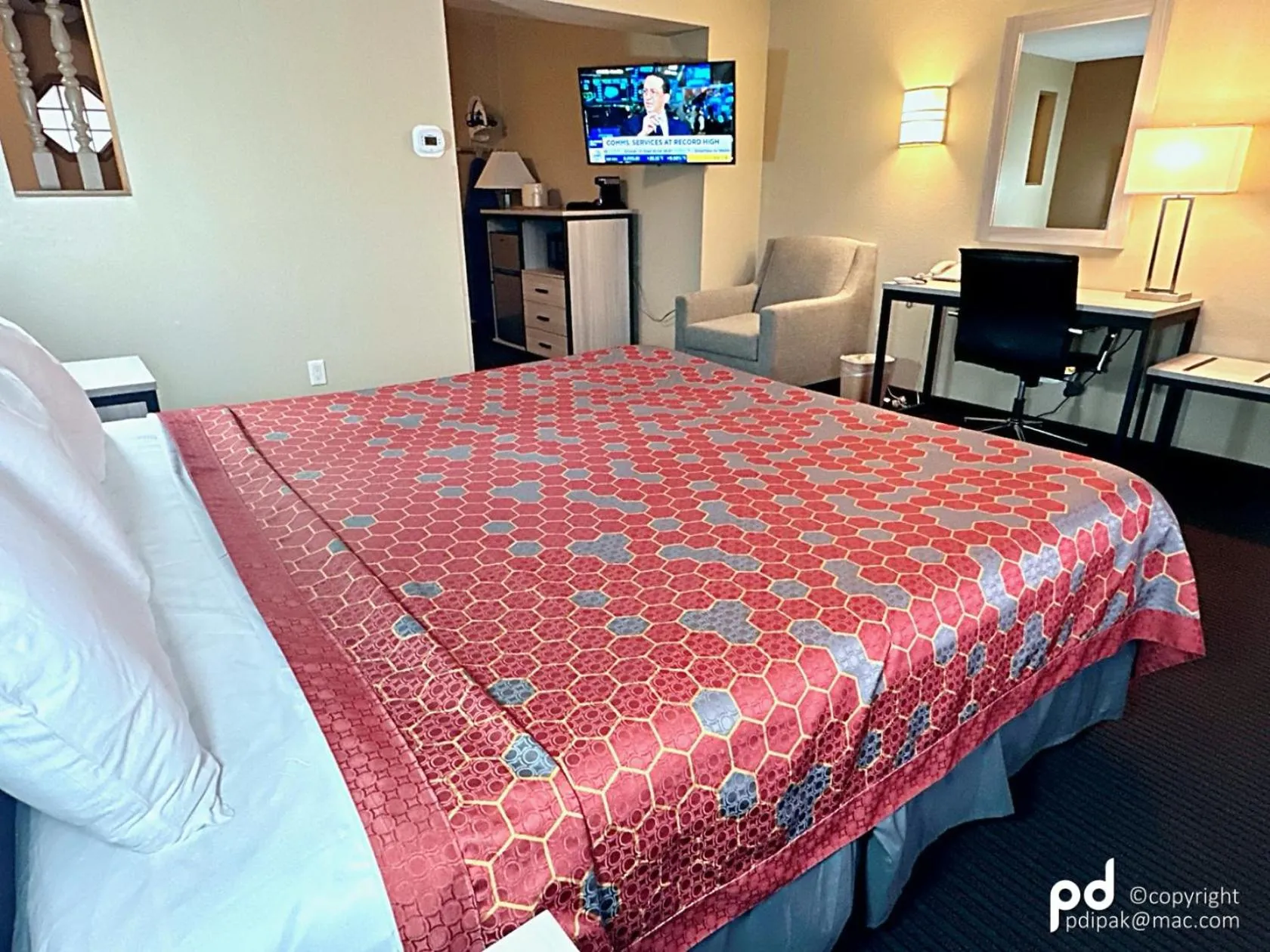 Bed in Travel Inn & Suites Flemington