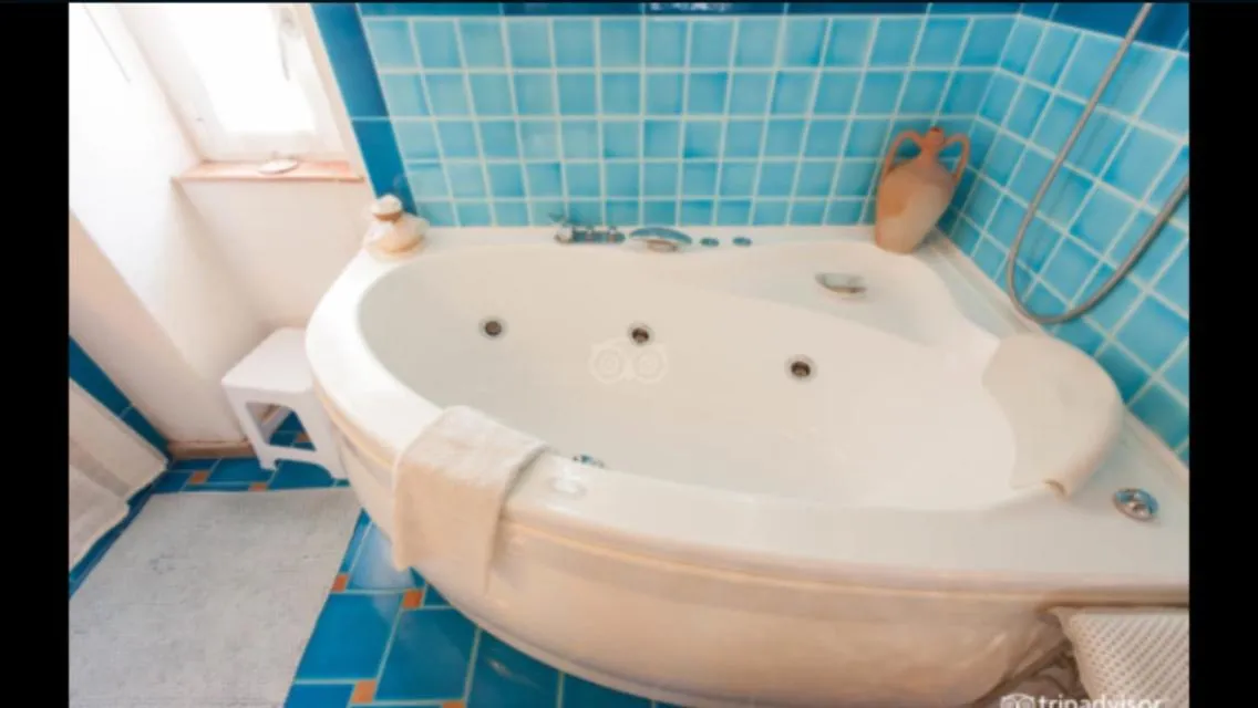 Hot Tub in B&B Piccolo Paradiso