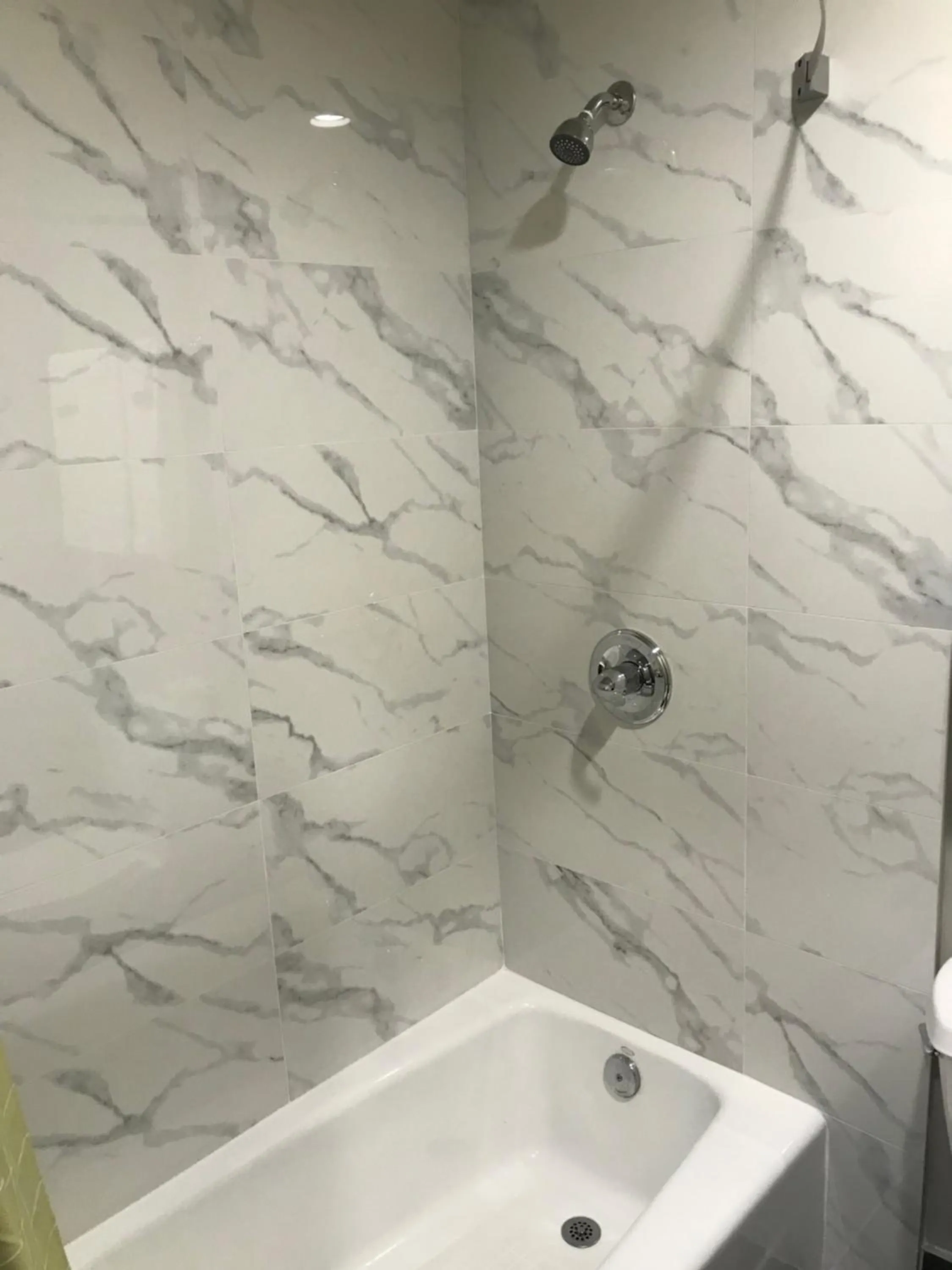 Bathroom in Hyland Inn Brea