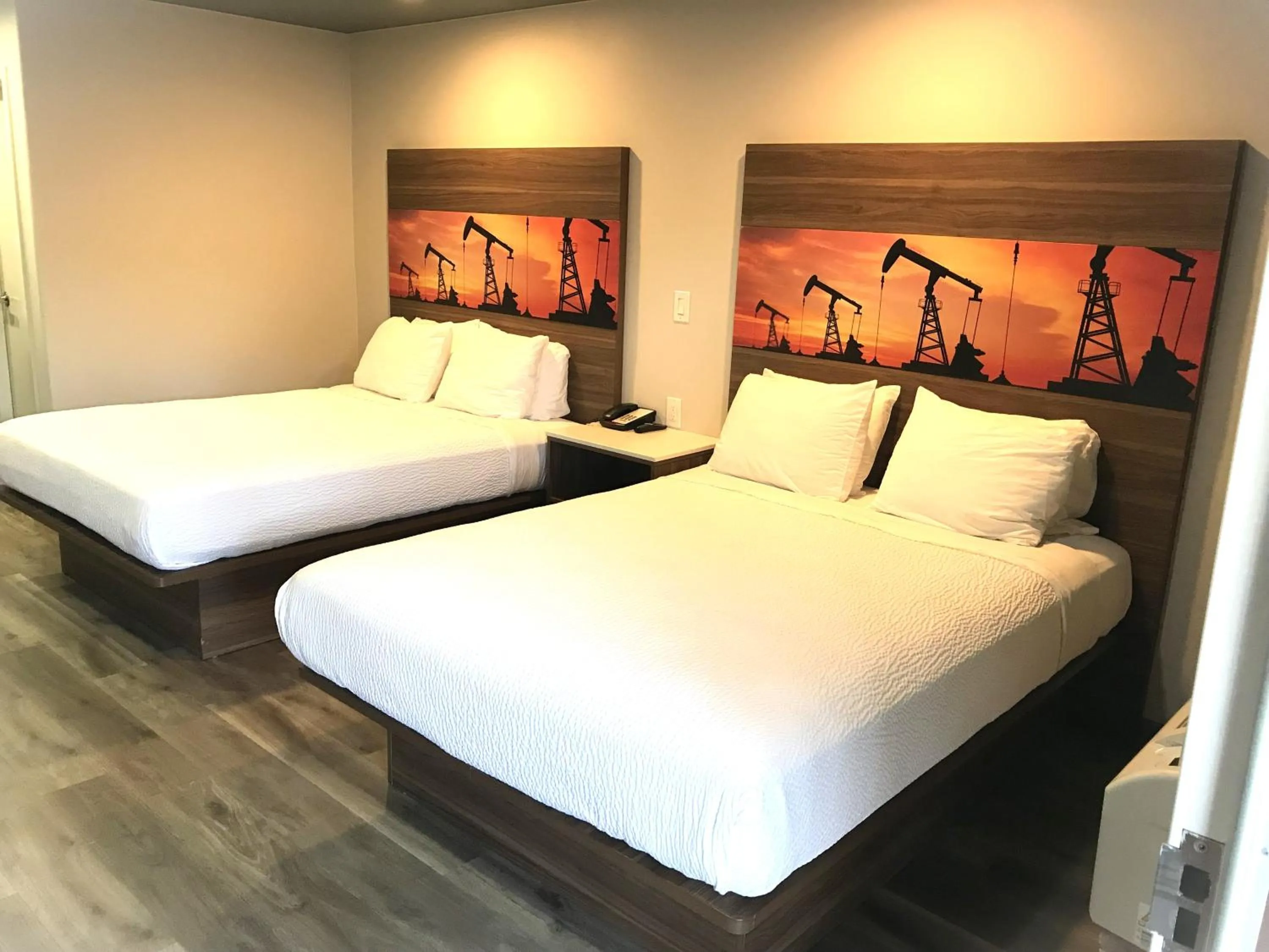 Bedroom, Bed in Hyland Inn Brea