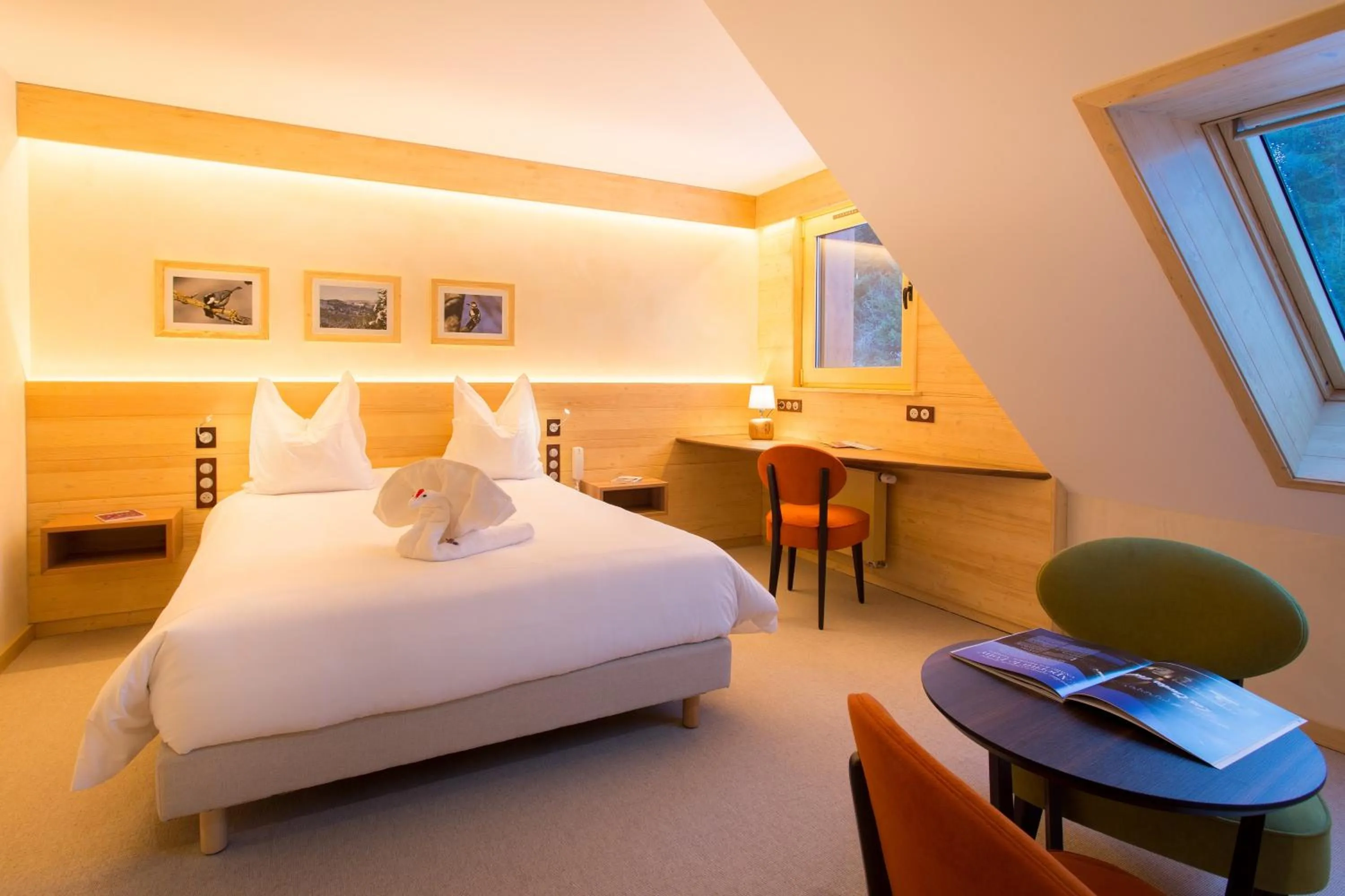 Bedroom, Bed in Hotel Restaurant Mont Champ du Feu