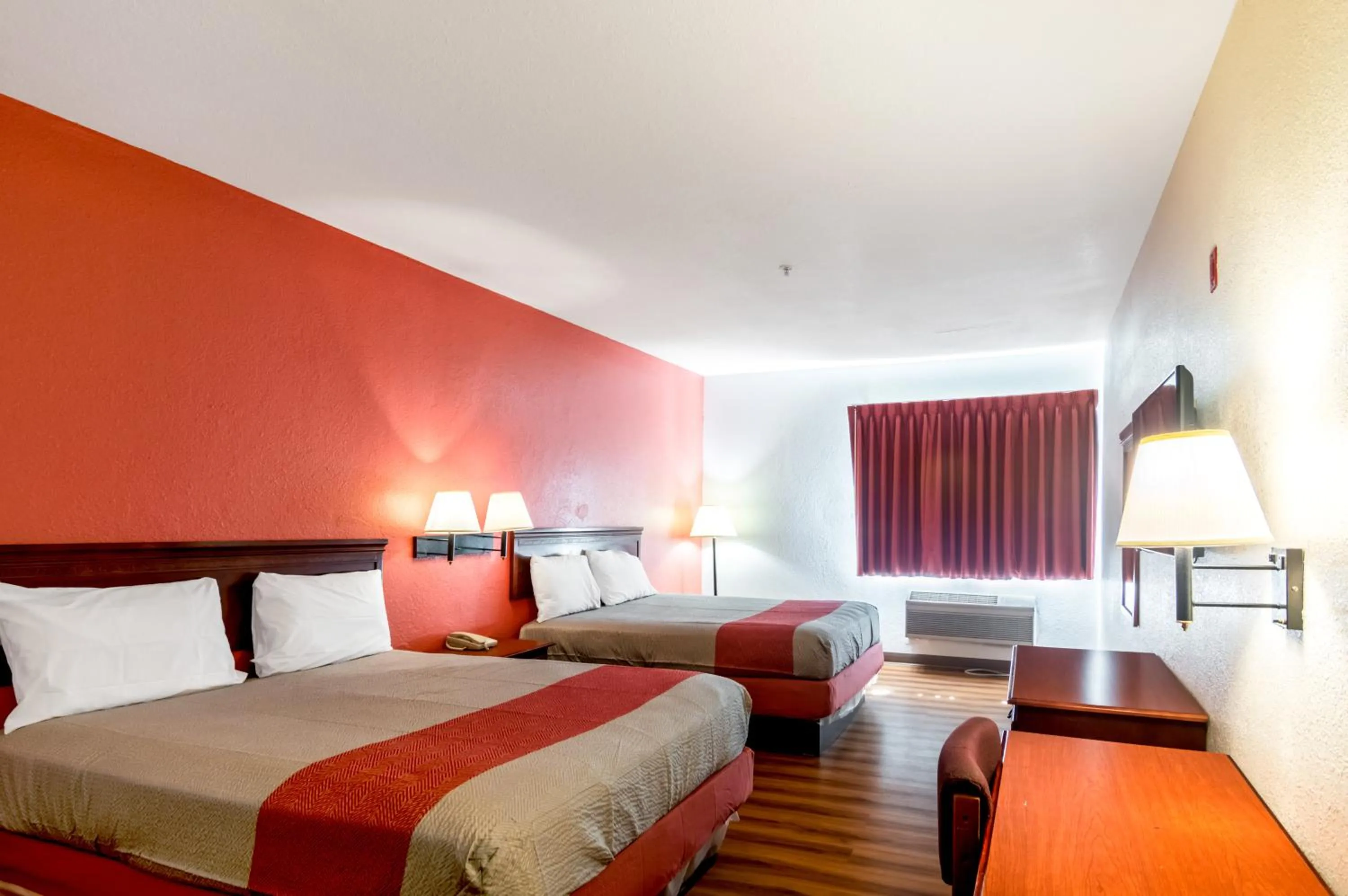 Bedroom, Bed in Motel 6-Oklahoma City, OK