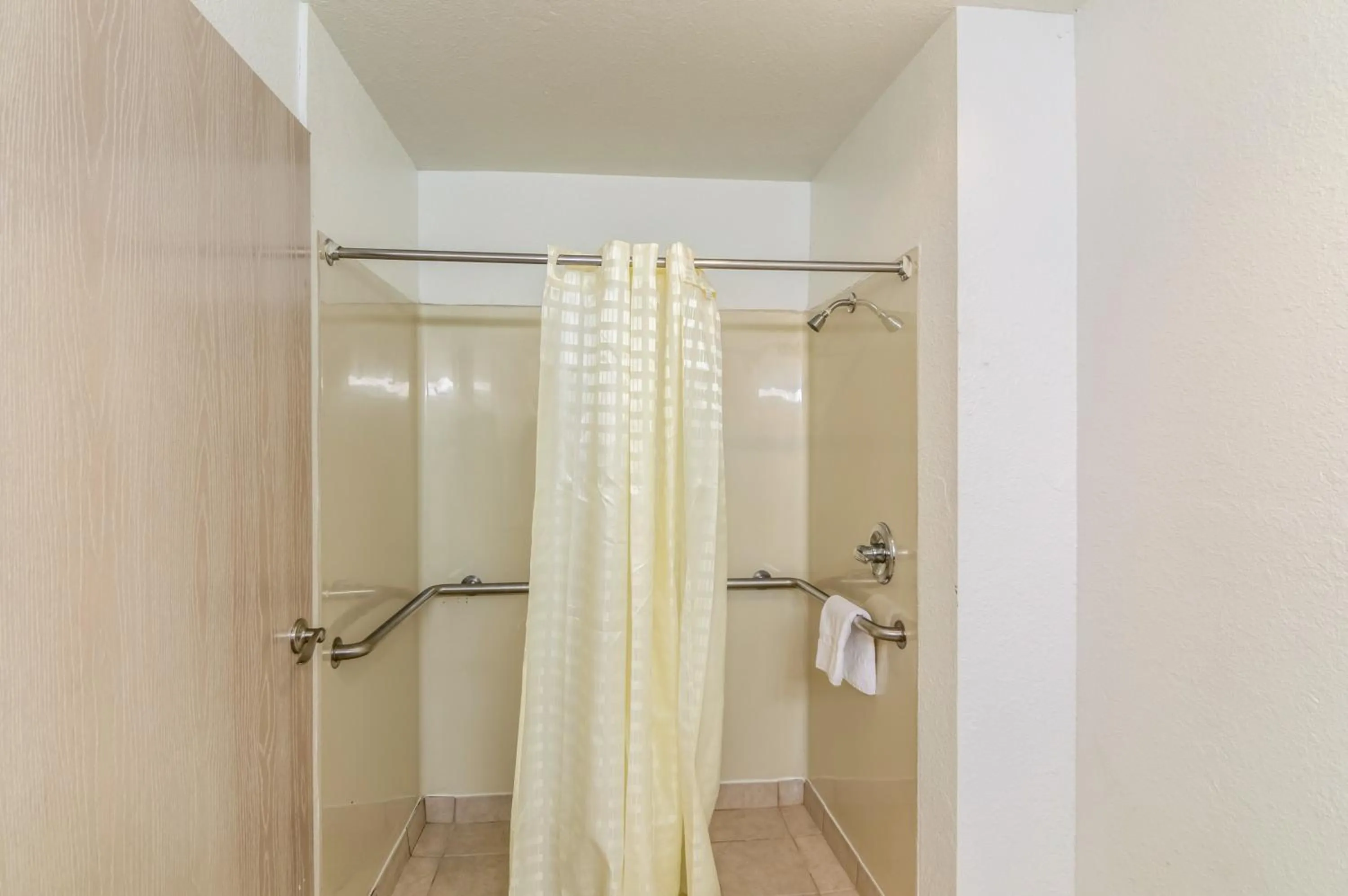 Bathroom in Motel 6-Oklahoma City, OK