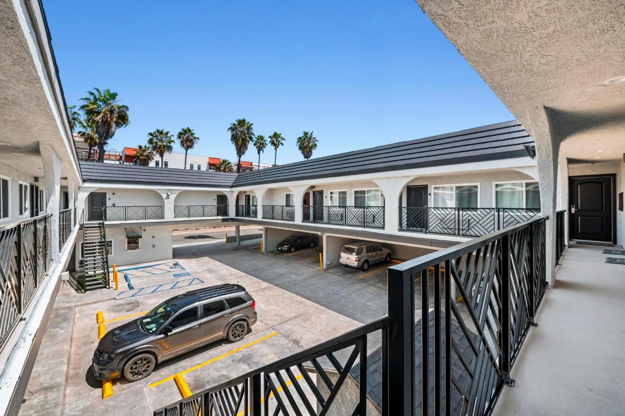 Day in Hyland Inn Long Beach