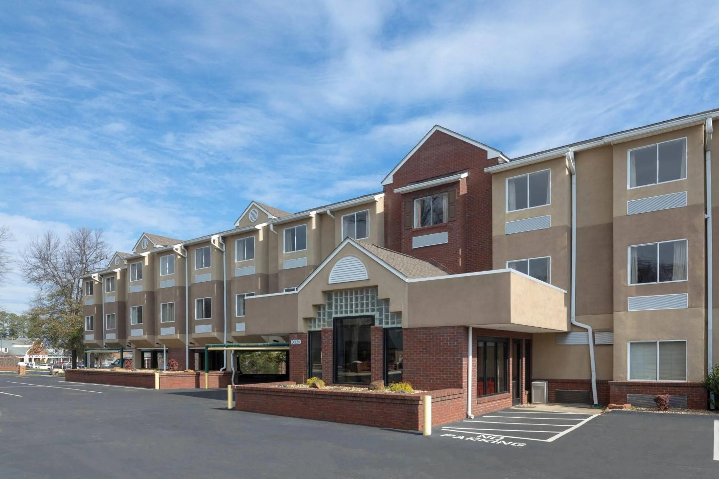Property building in Microtel Inn by Wyndham Lake Norman