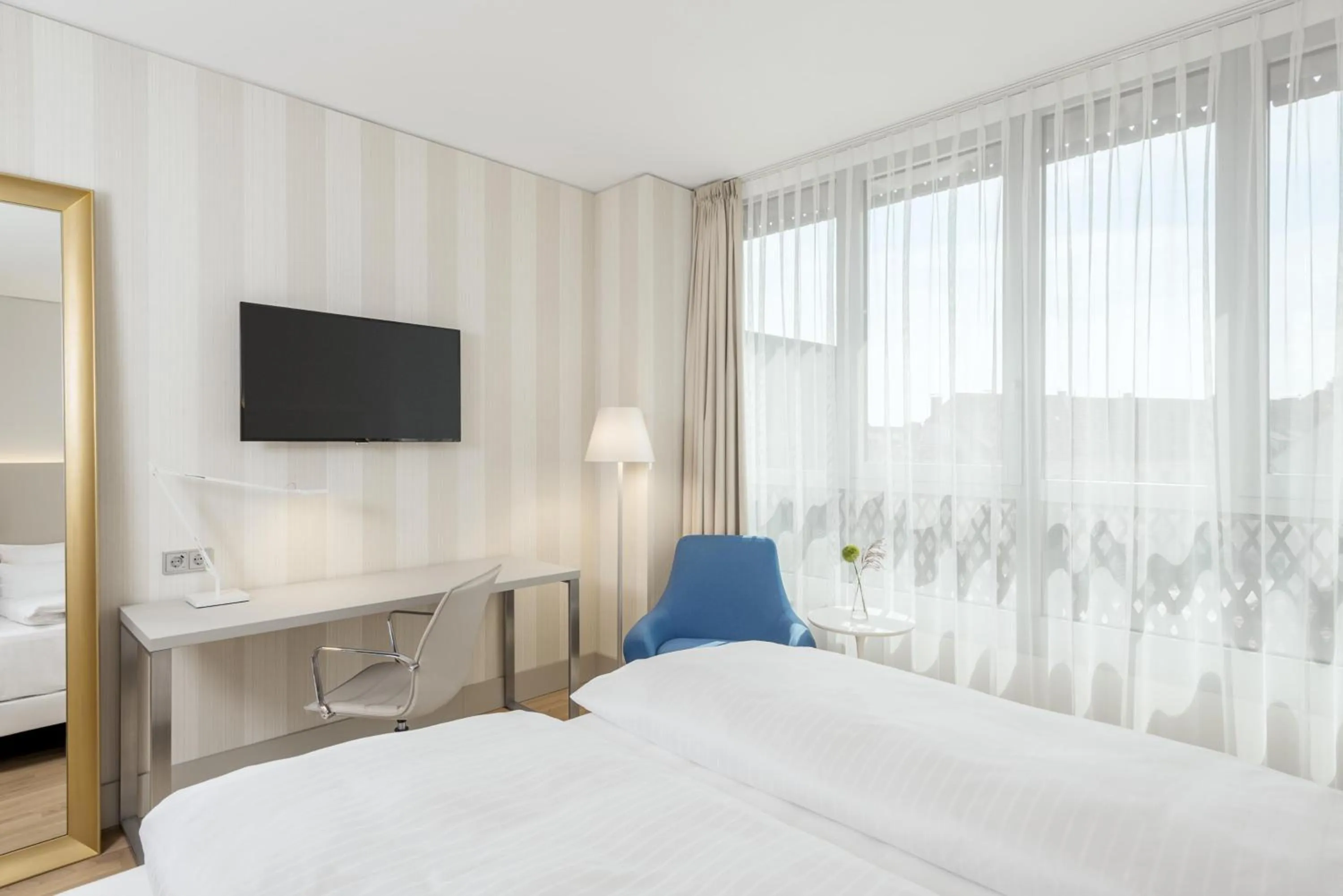 Bedroom, Bed in NH Graz City