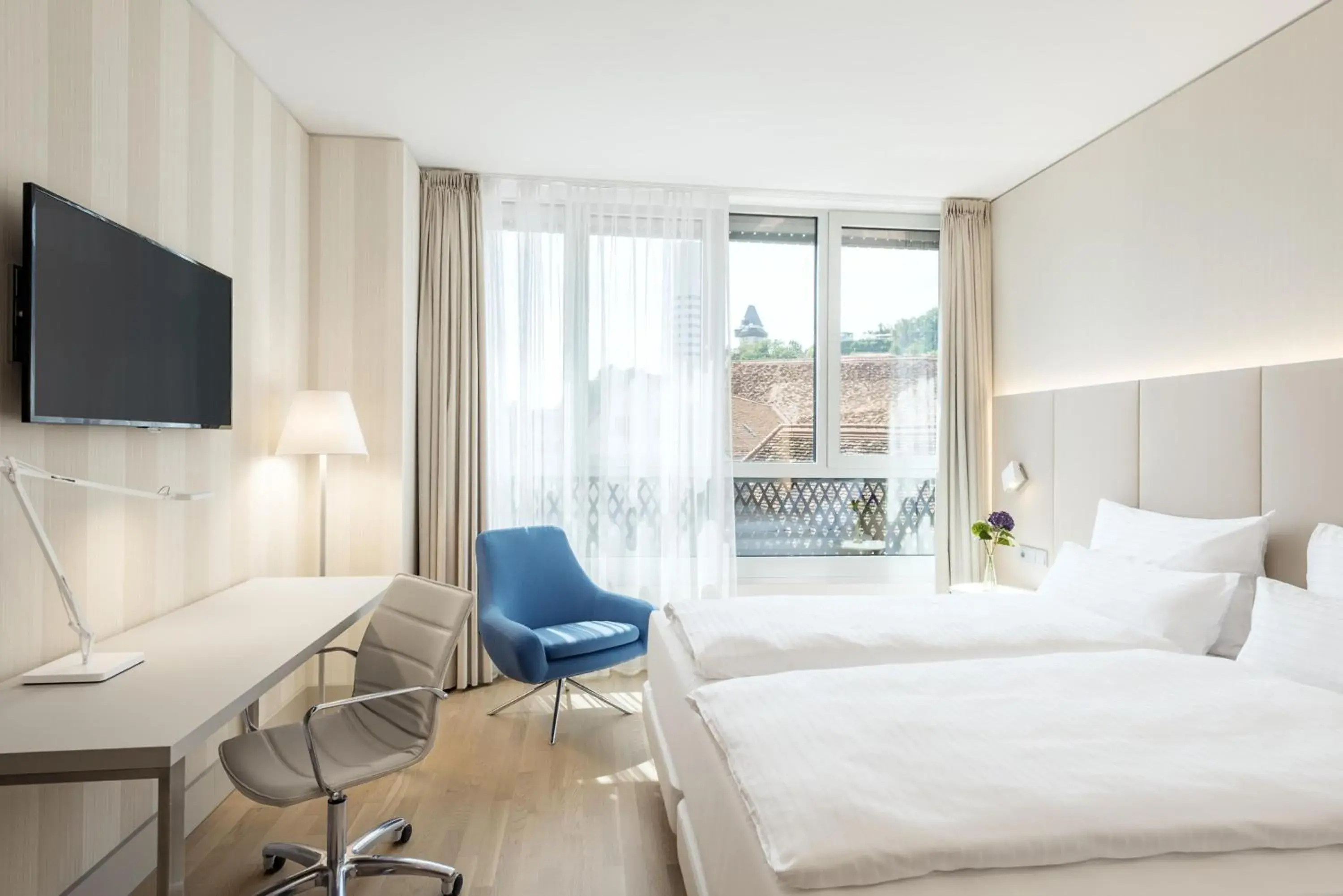 Standard Double or Twin Room with View with Extra Bed (2 Adults + 1 Child) in NH Graz City Standard Double or Twin Room with View with Extra Bed (2 Adults + 1 Child) in NH Graz City