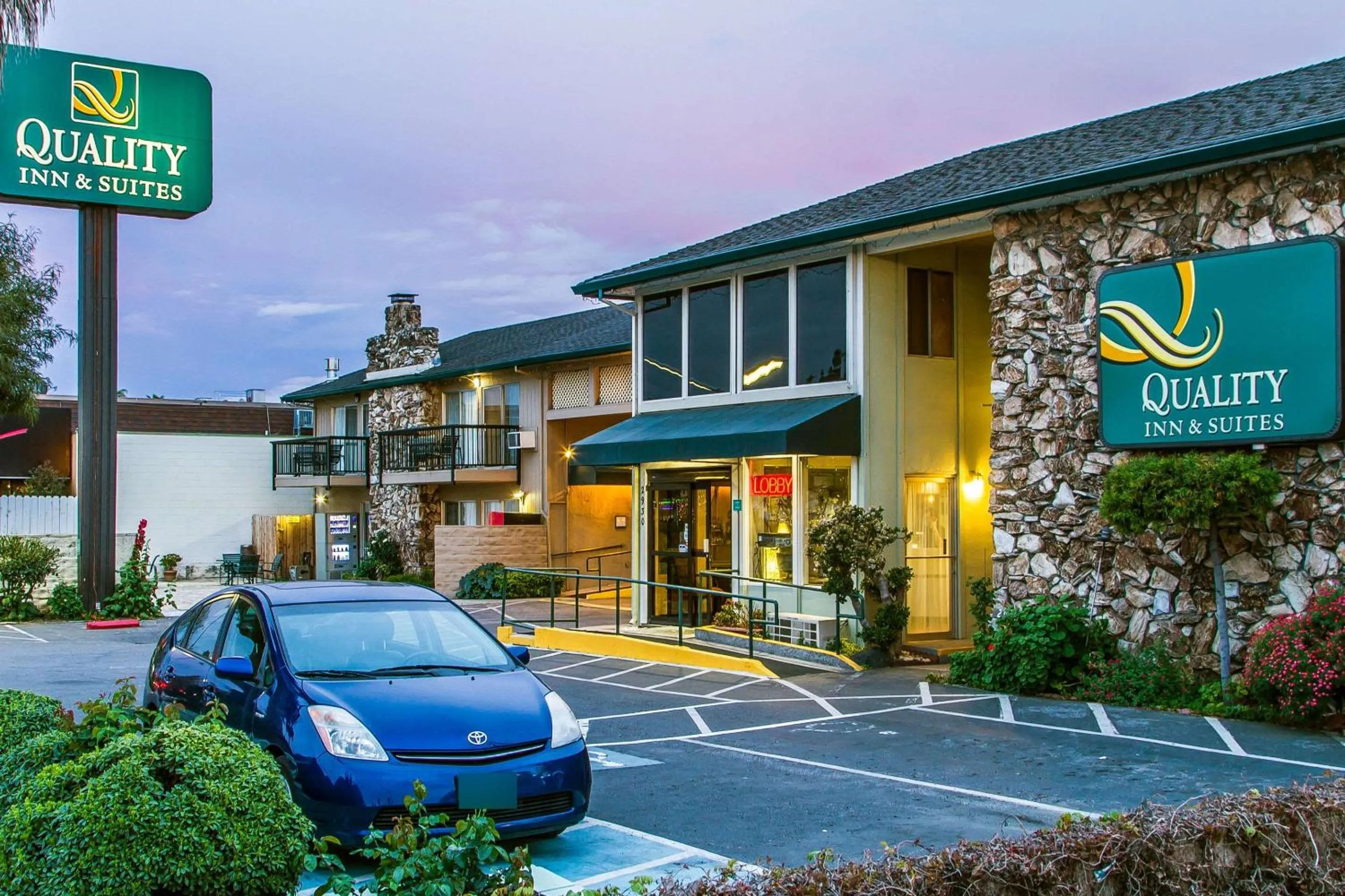 Property building in Quality Inn & Suites Silicon Valley