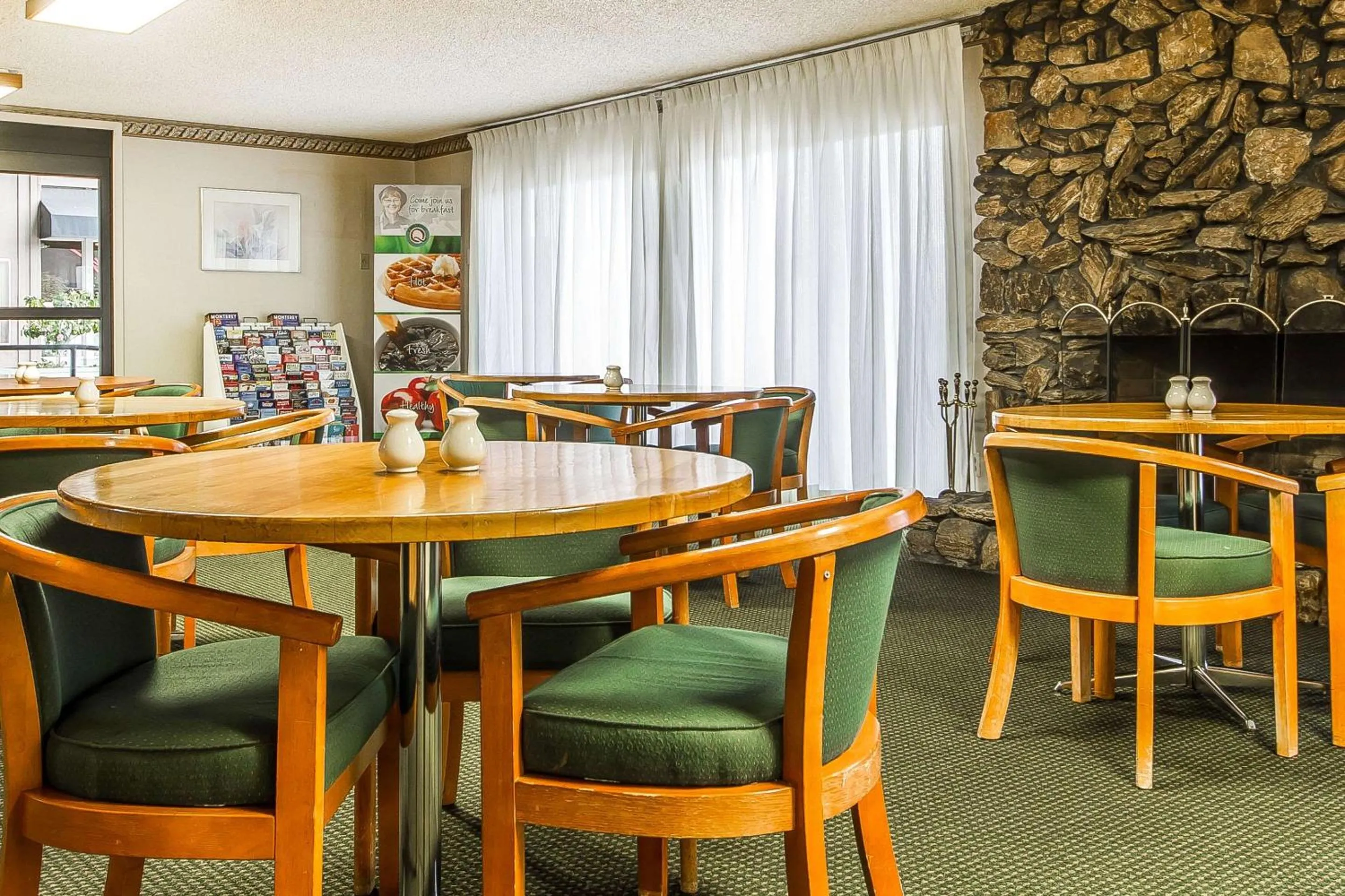 Restaurant/places to eat in Quality Inn & Suites Silicon Valley