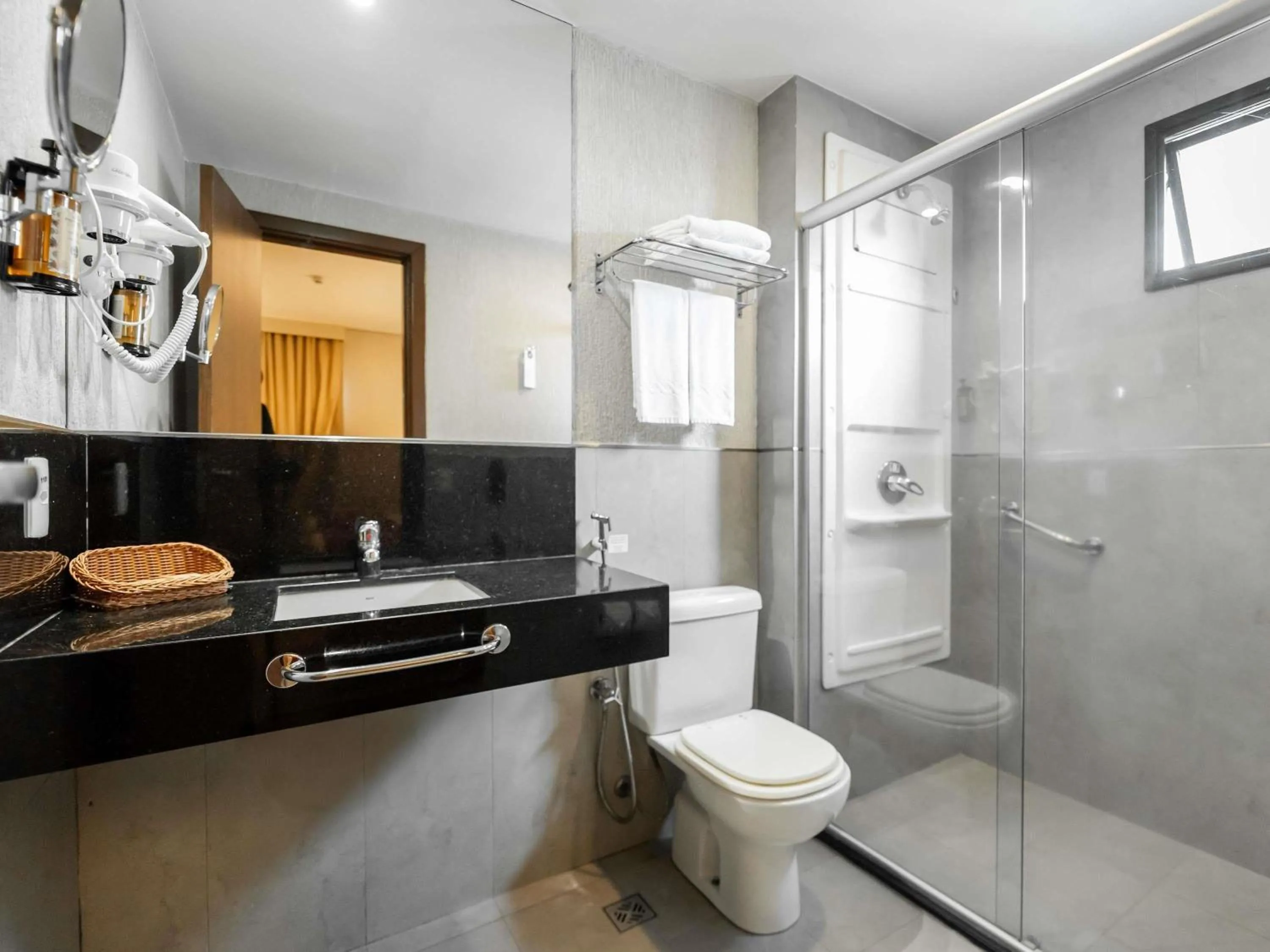 Bedroom in Mercure Belem Boulevard