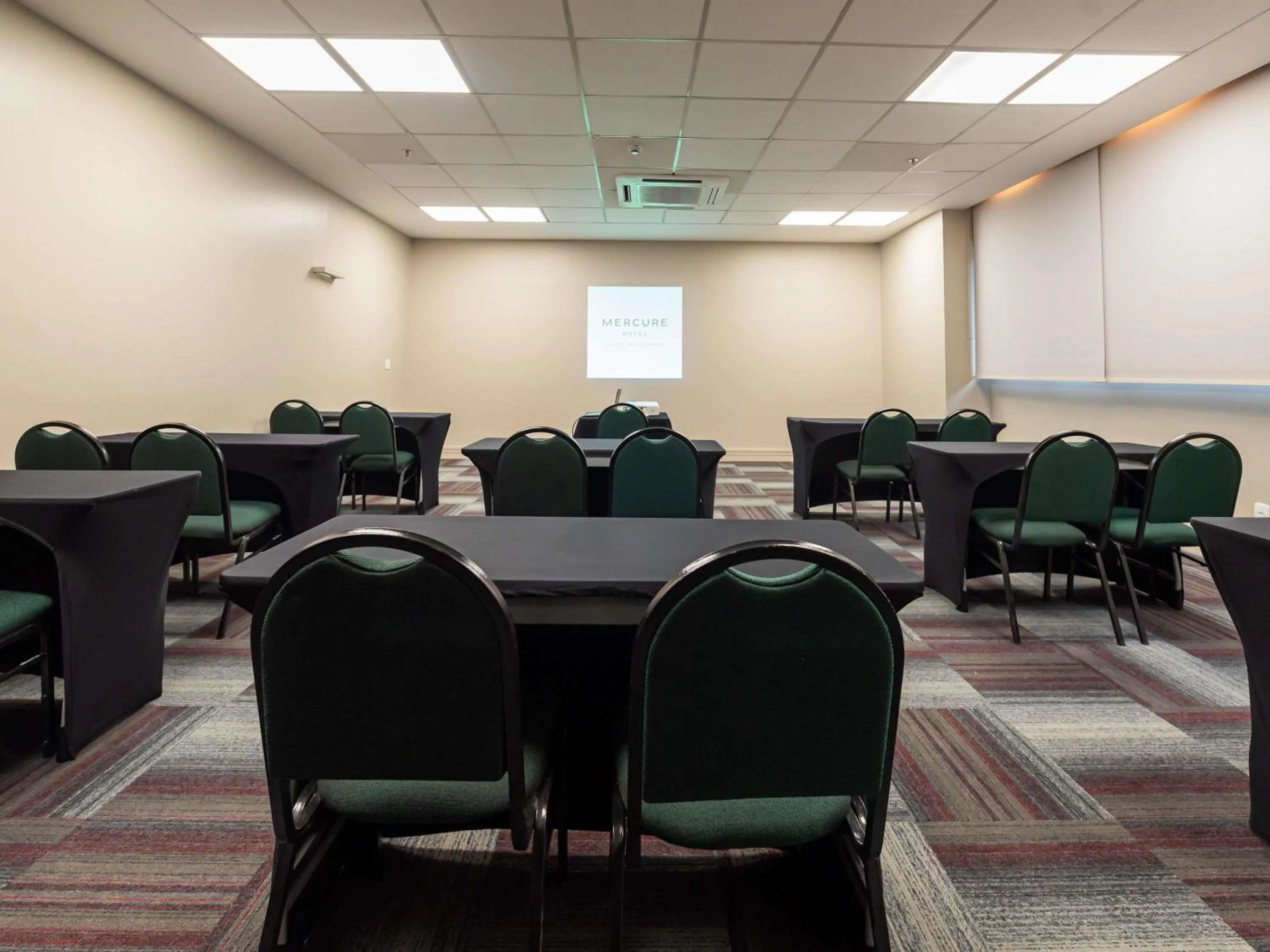 Meeting/conference room in Mercure Belem Boulevard