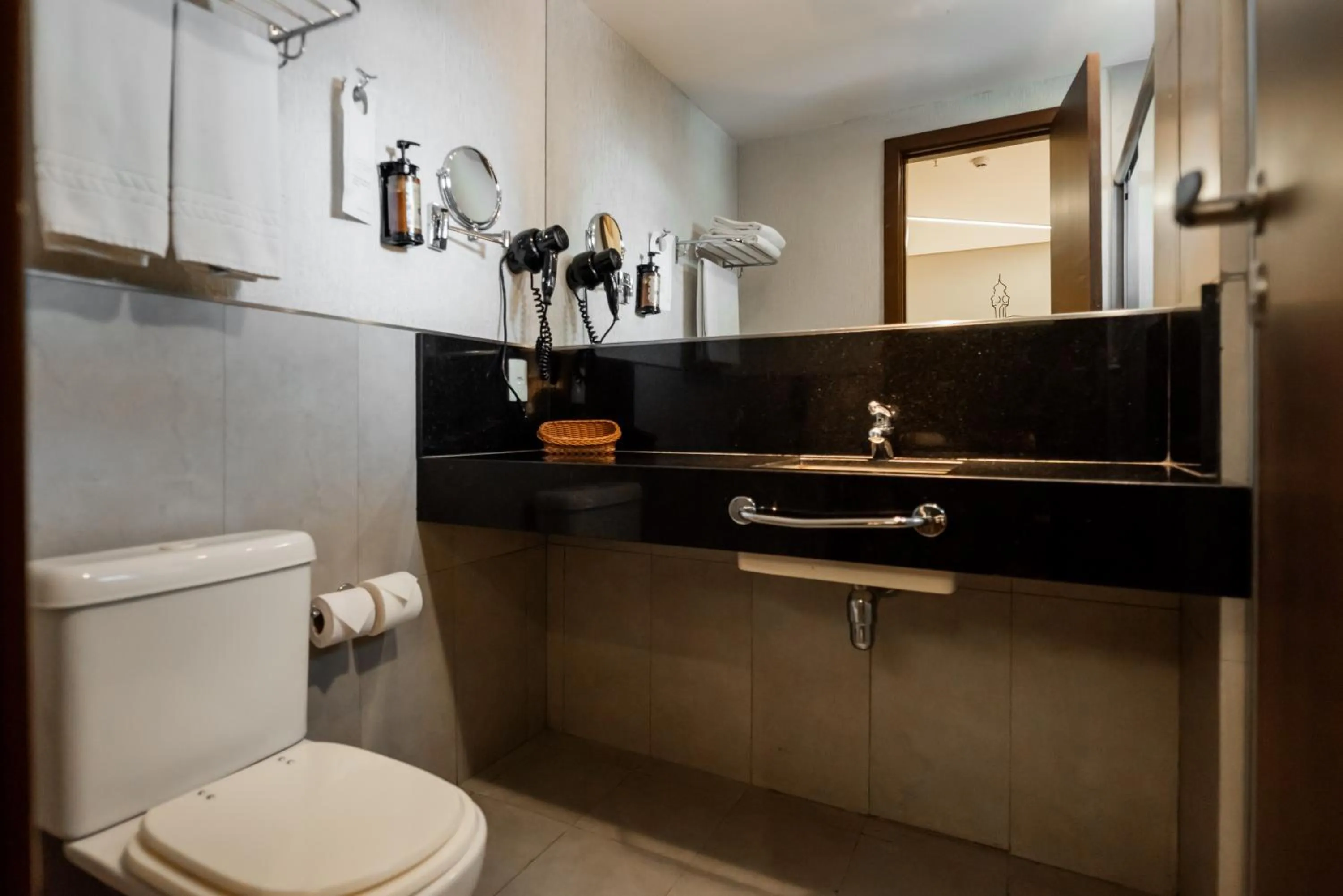 Bathroom in Mercure Belem Boulevard