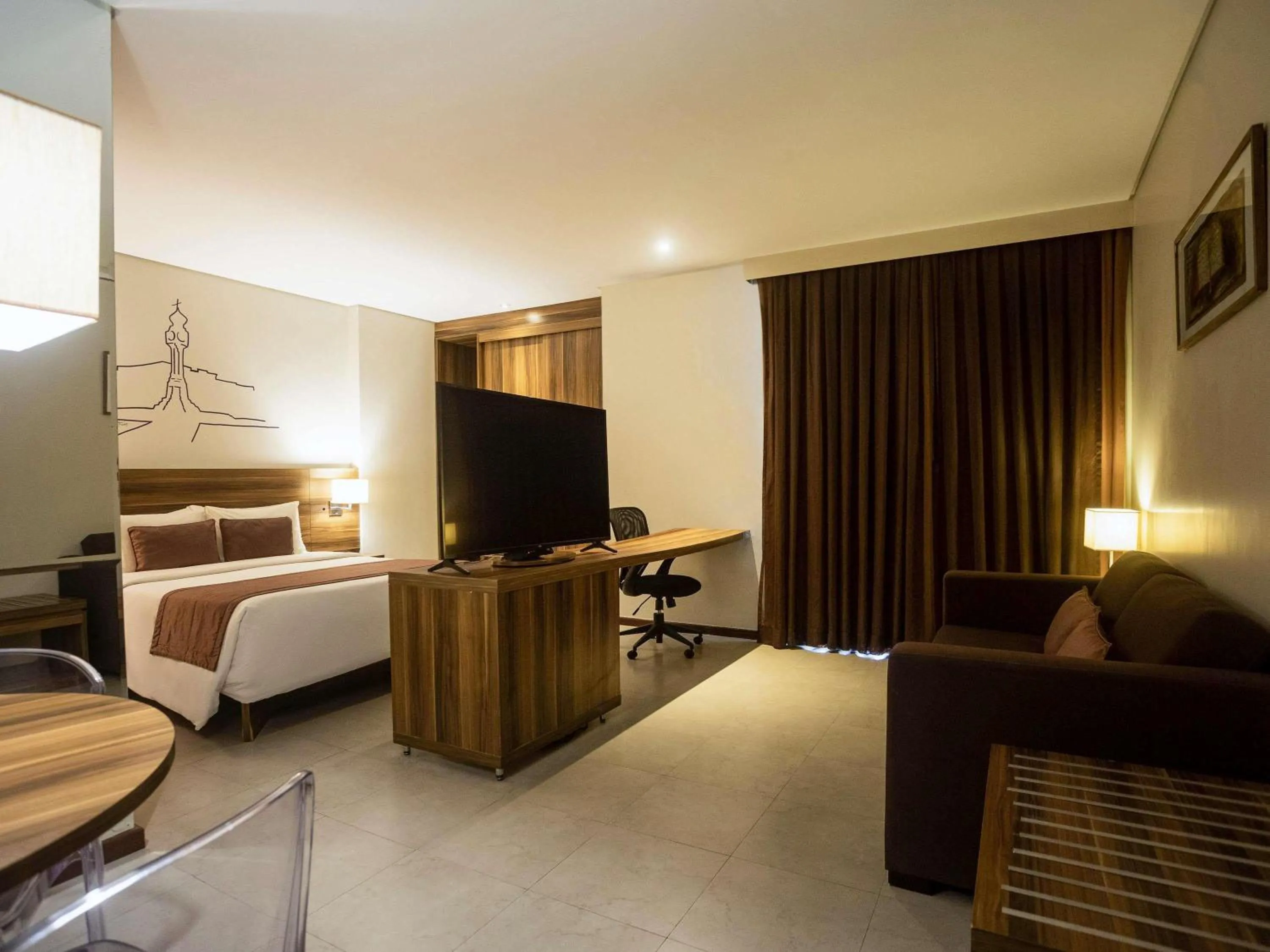 Property building, Bed in Mercure Belem Boulevard