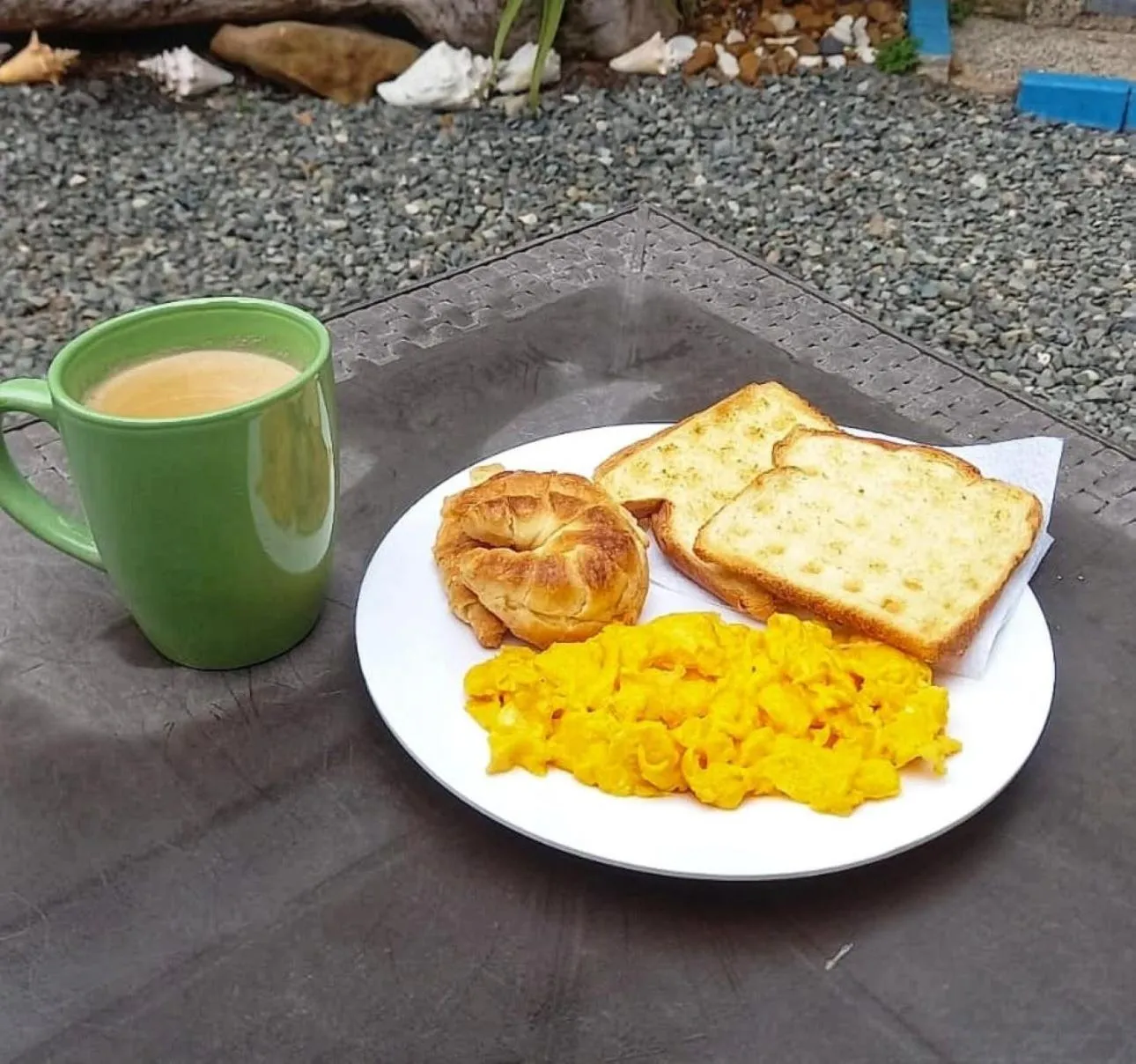 Breakfast in The Rock House Eco