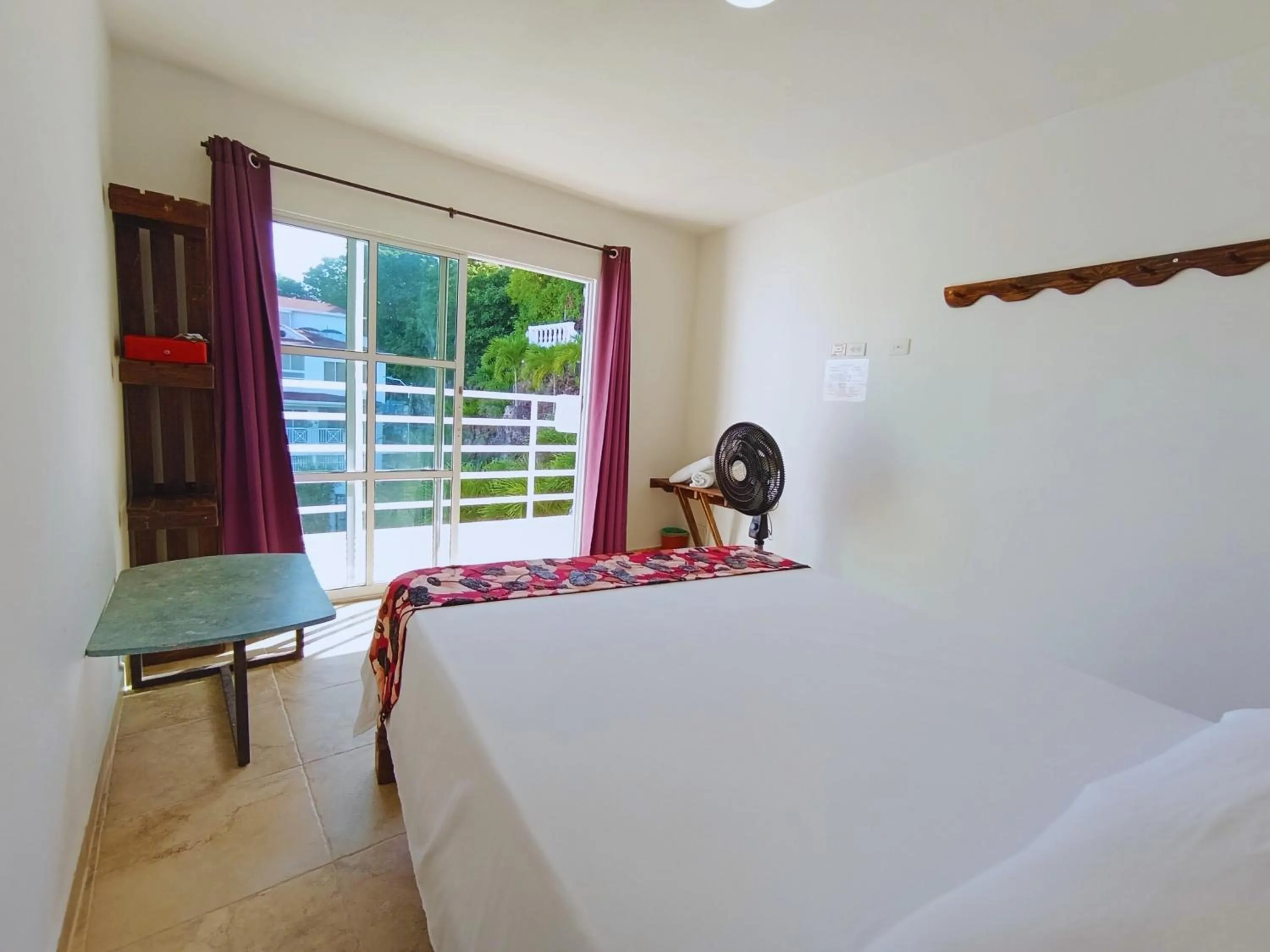 Photo of the whole room, Bed in The Rock House Eco