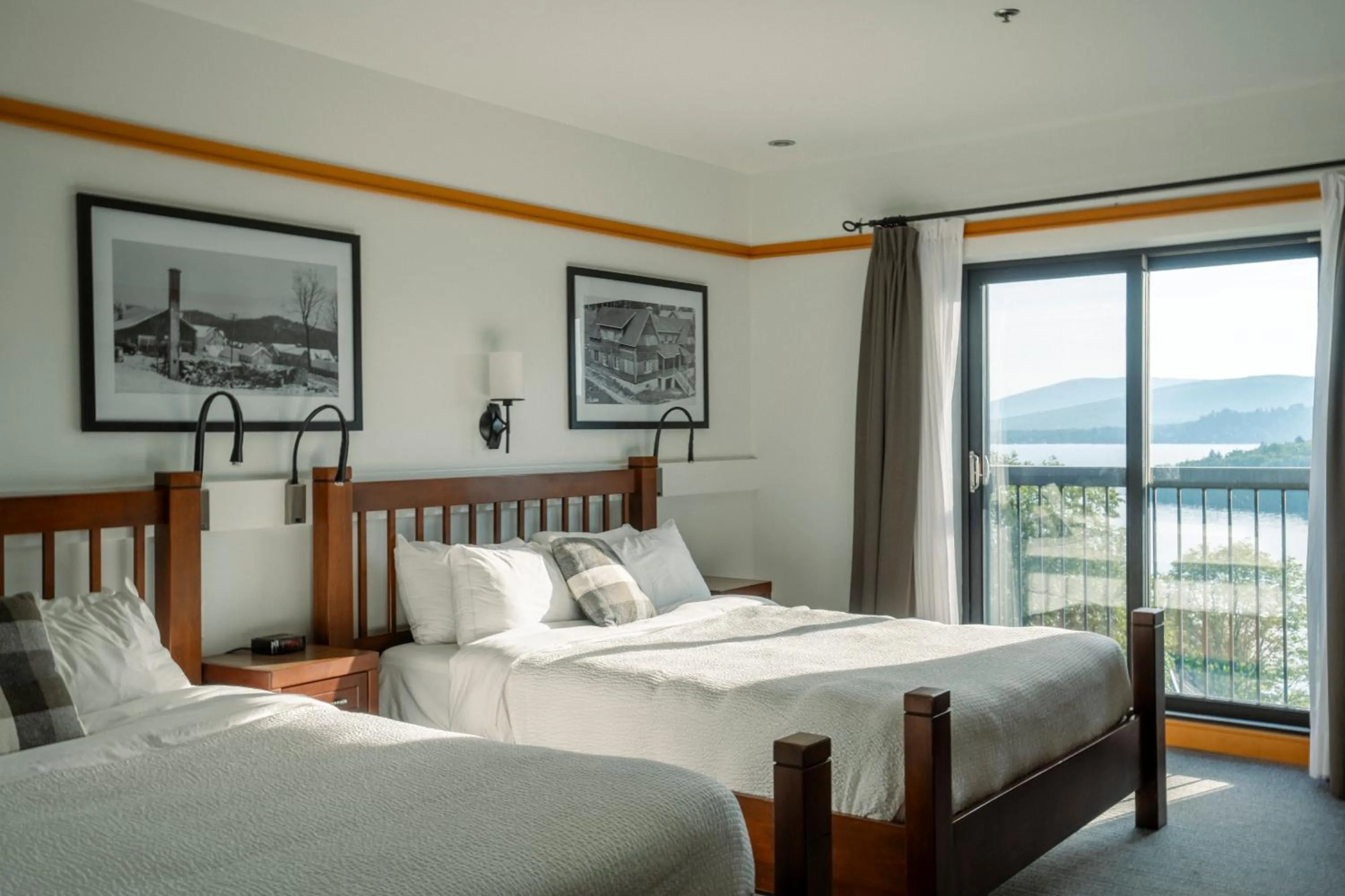 Superior 2 Queen Beds Room with Lake View in Station Touristique Duchesnay - Sepaq