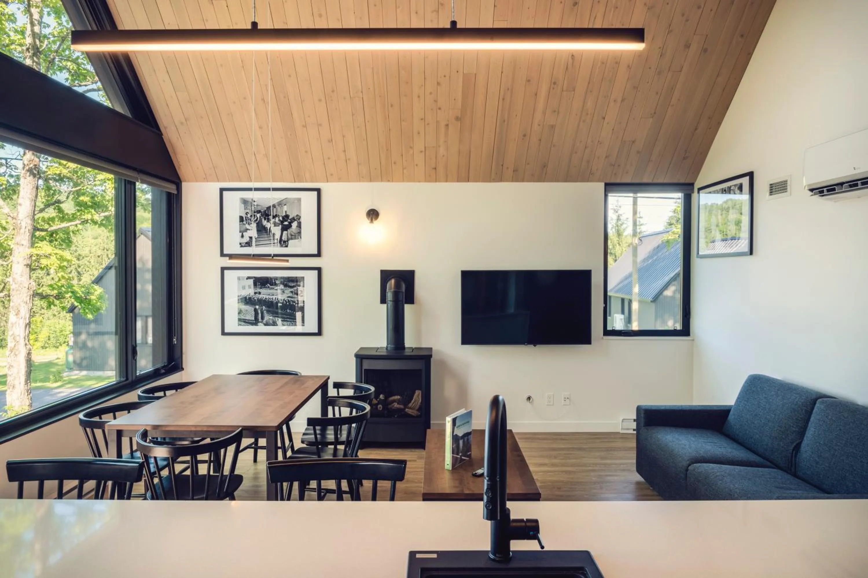 Living room in Station Touristique Duchesnay - Sepaq