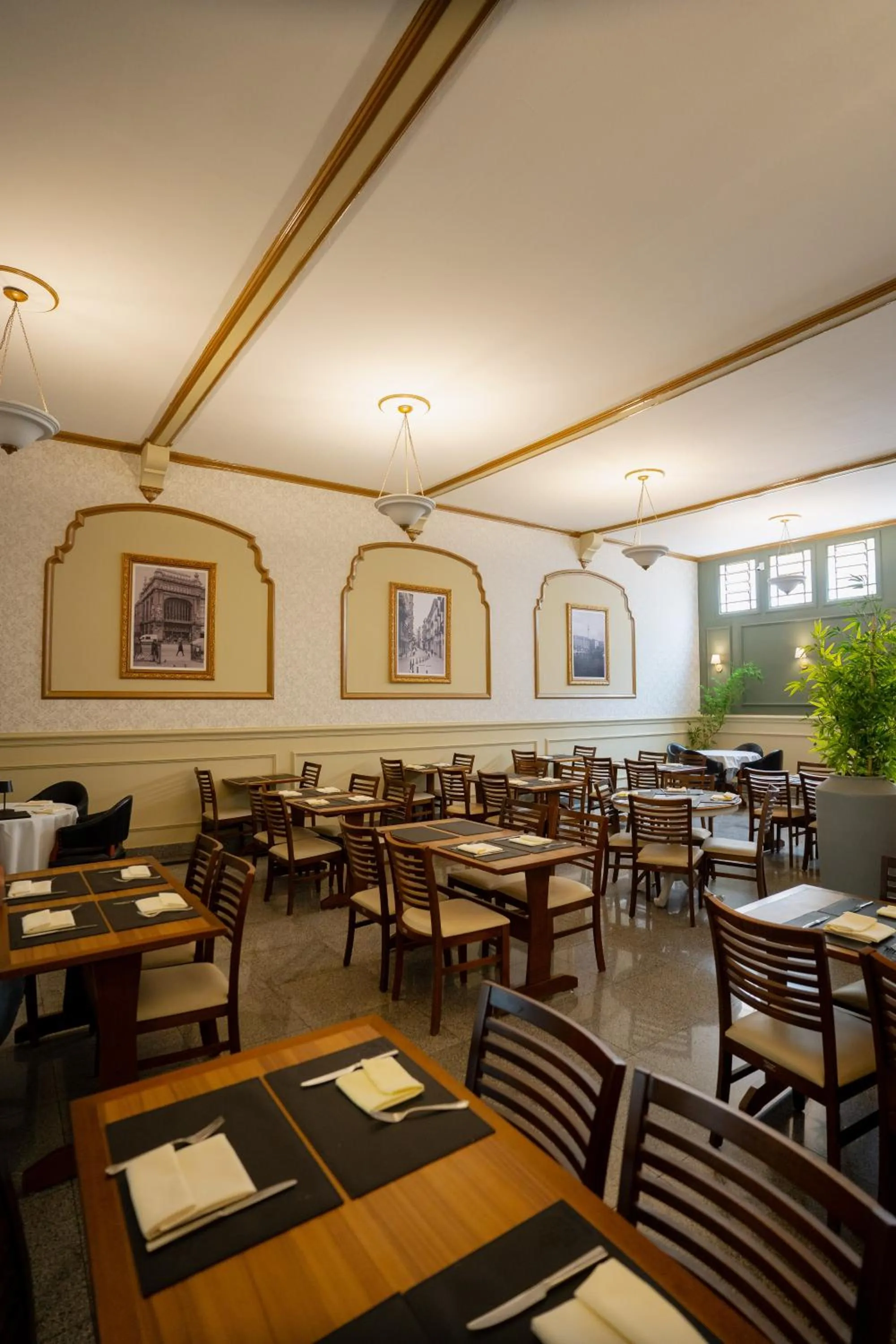 Restaurant/places to eat in Hotel Minas Gerais