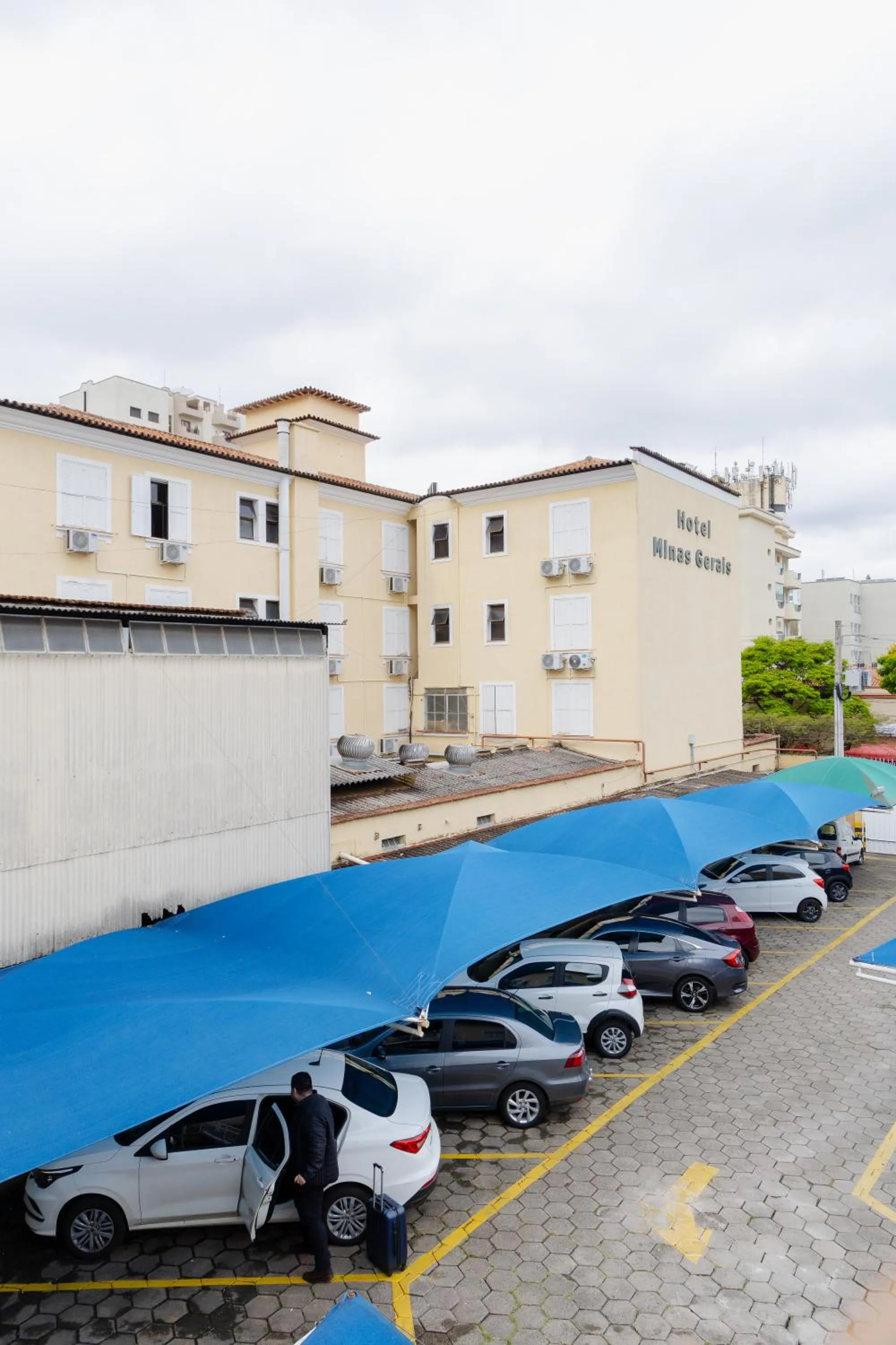 Parking in Hotel Minas Gerais