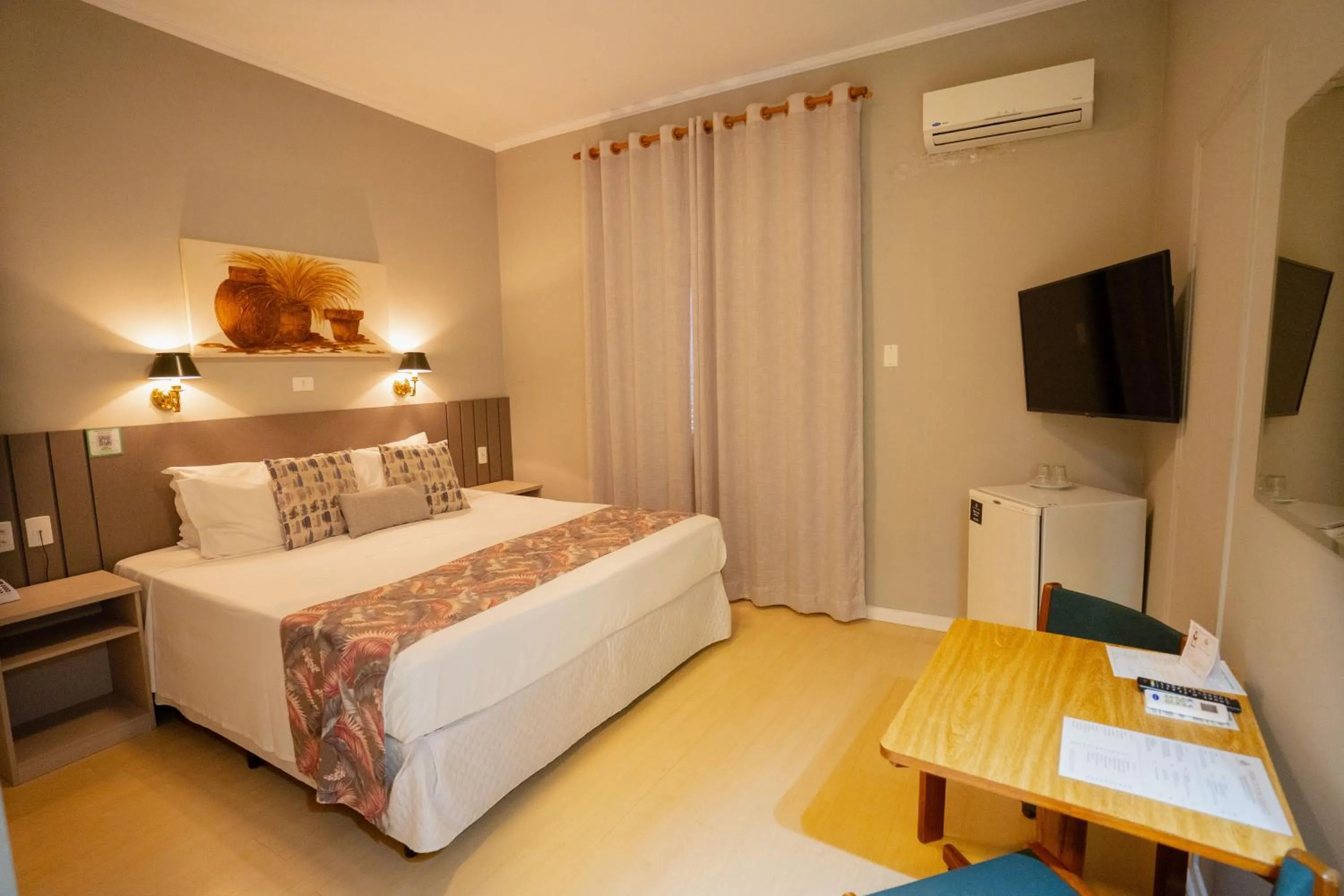 Photo of the whole room, Bed in Hotel Minas Gerais