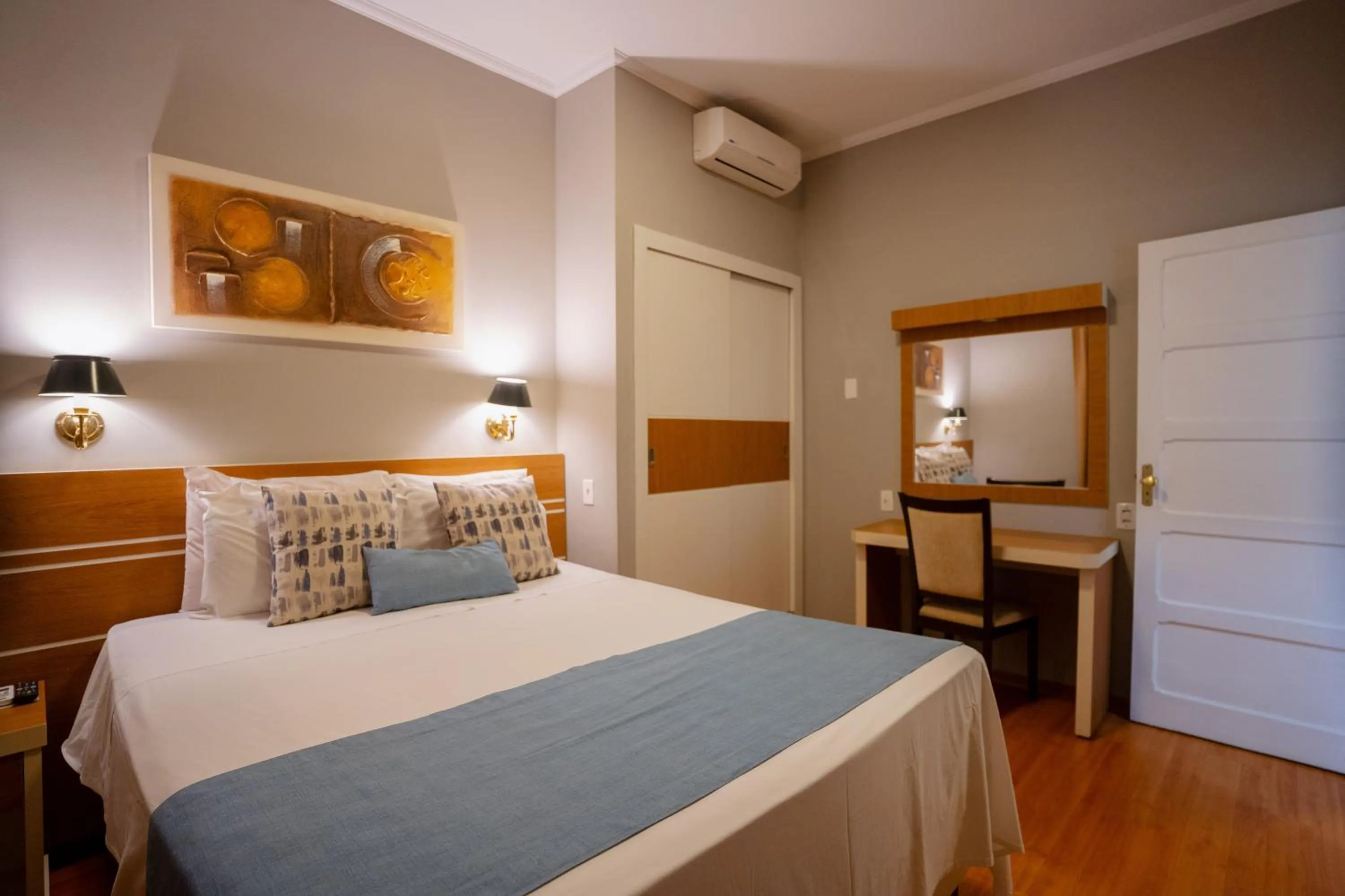 Property building, Bed in Hotel Minas Gerais