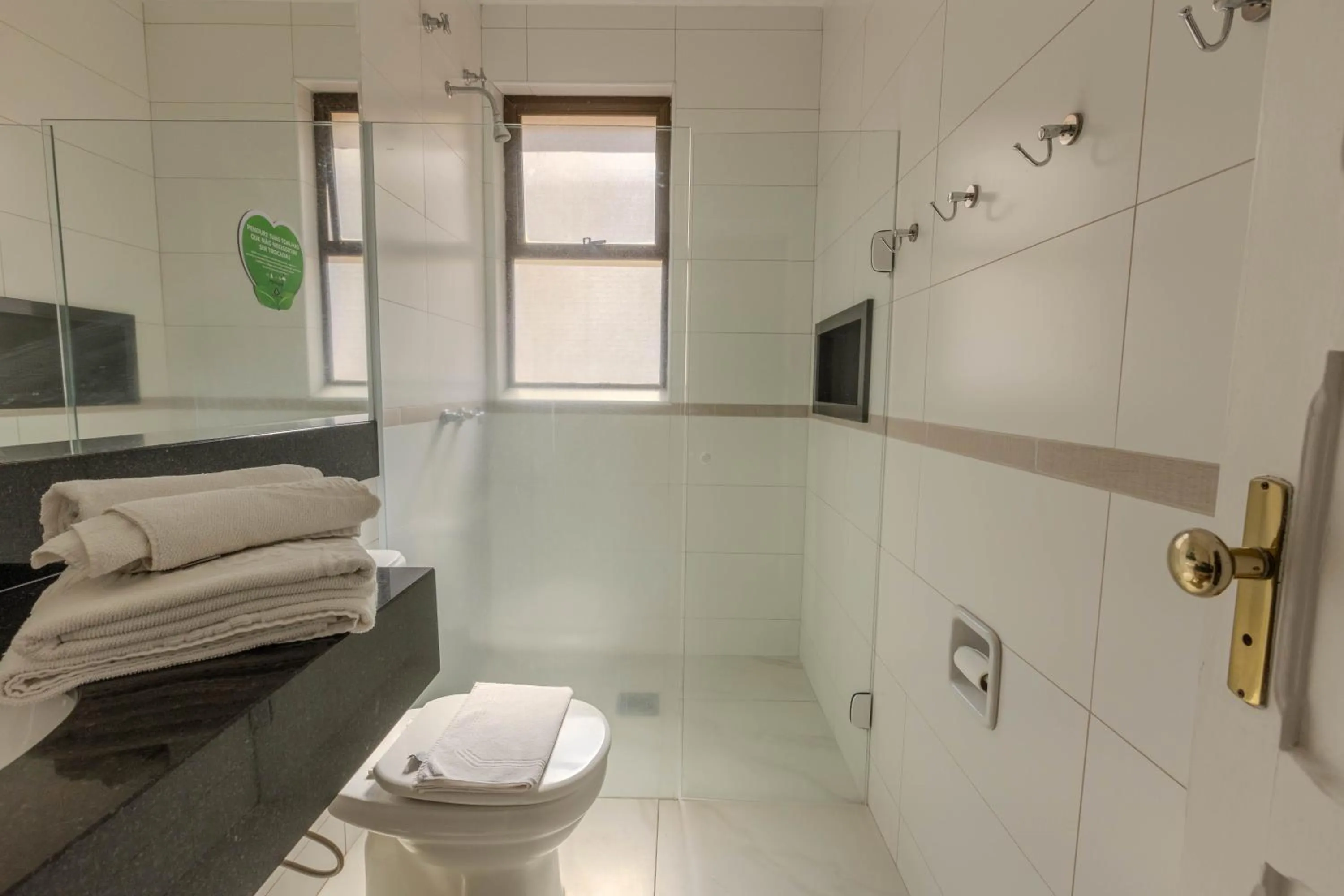 Bathroom in Hotel Minas Gerais