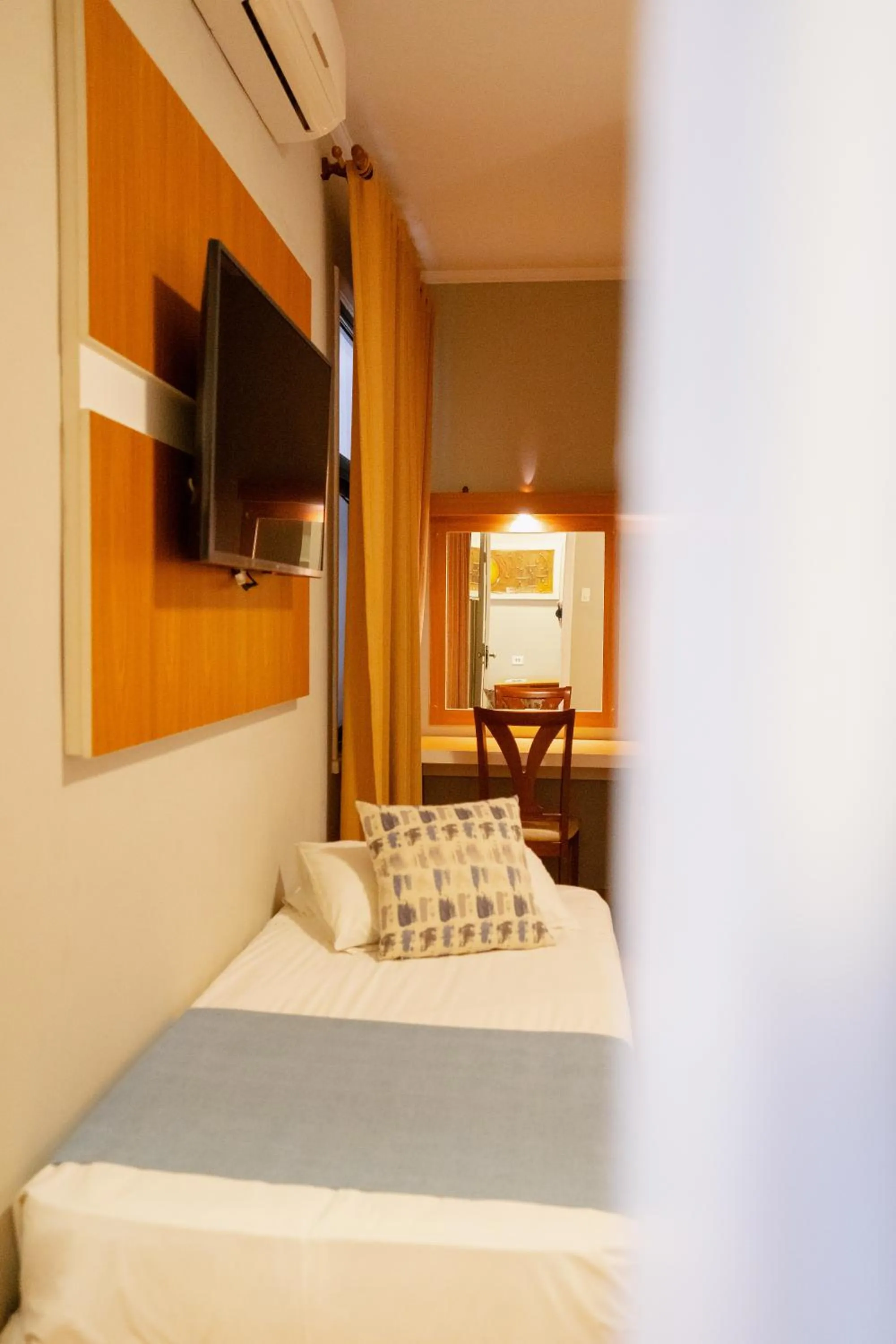 Property building, Bed in Hotel Minas Gerais