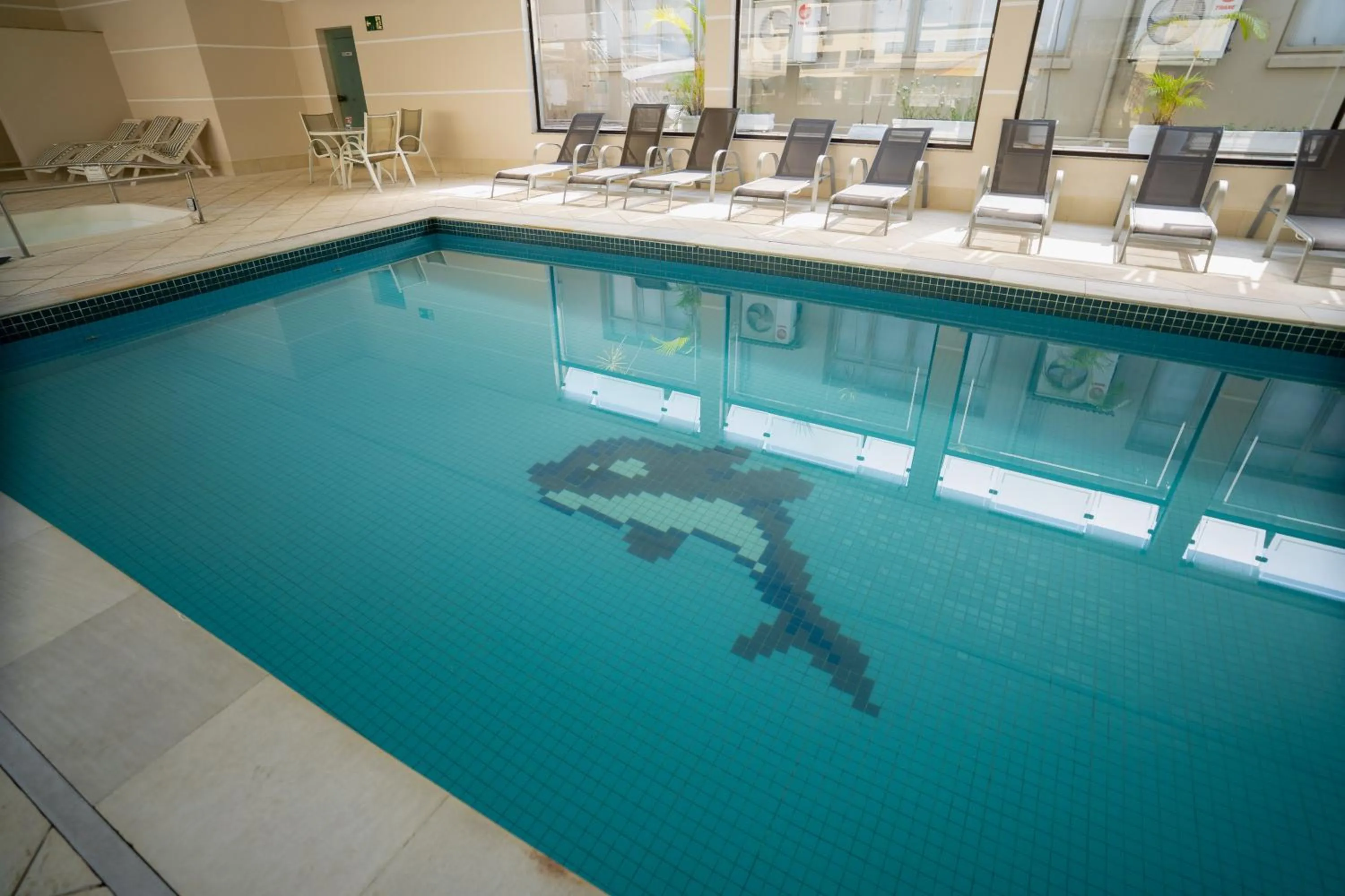 Swimming pool in Hotel Minas Gerais